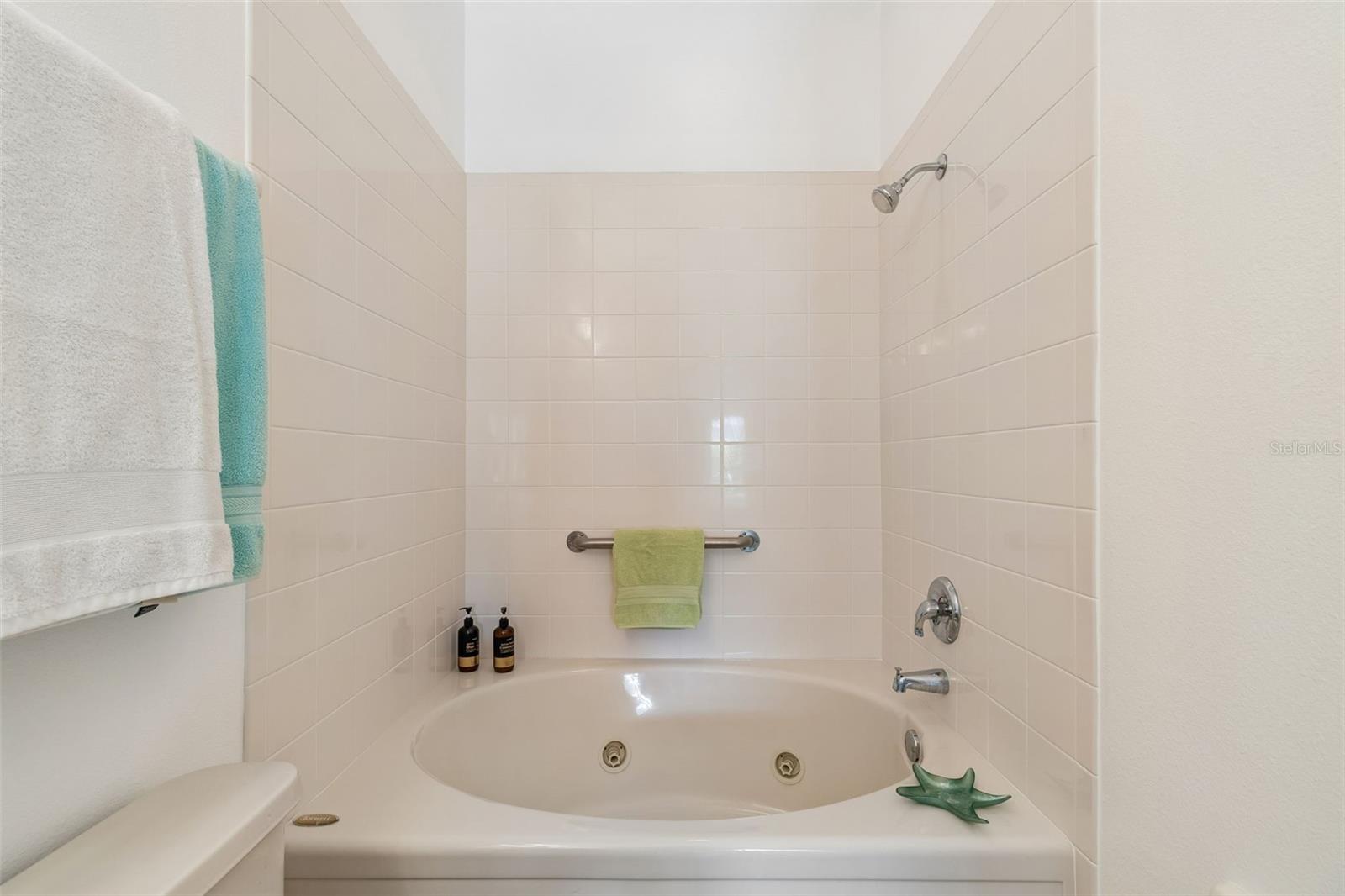 Image 33 of 82 For 524 Glendora Road