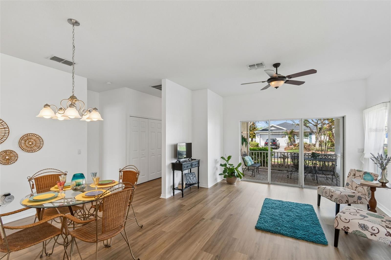 Image 6 of 82 For 524 Glendora Road