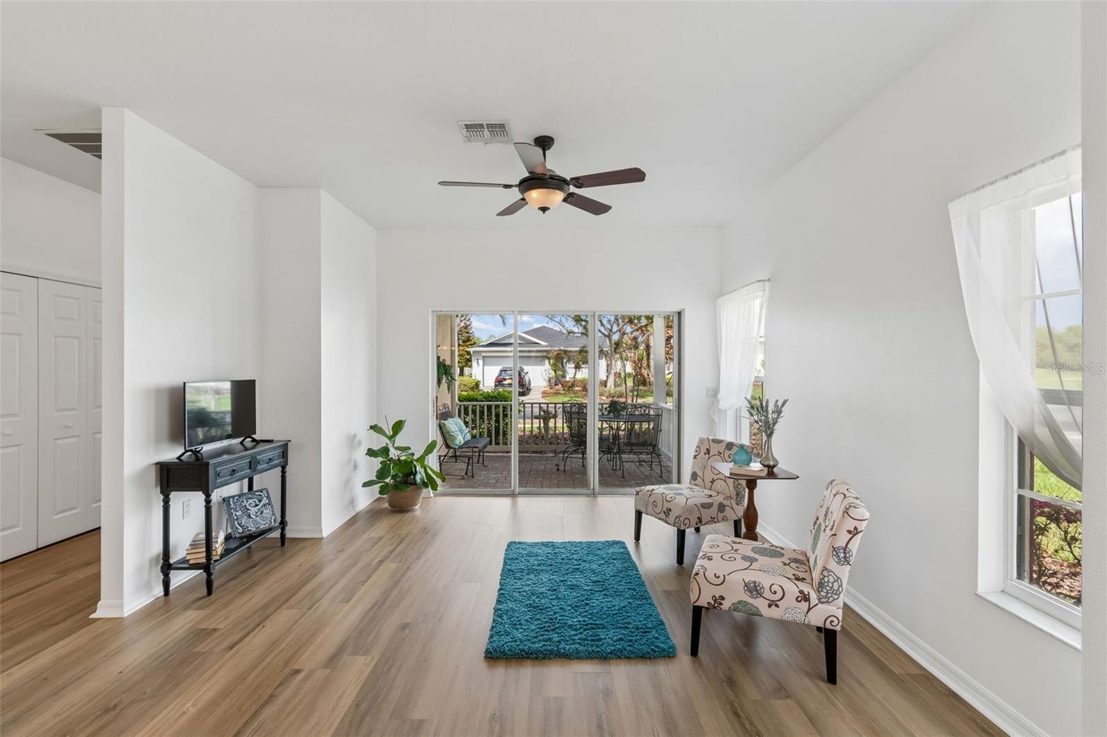 Image 7 of 82 For 524 Glendora Road