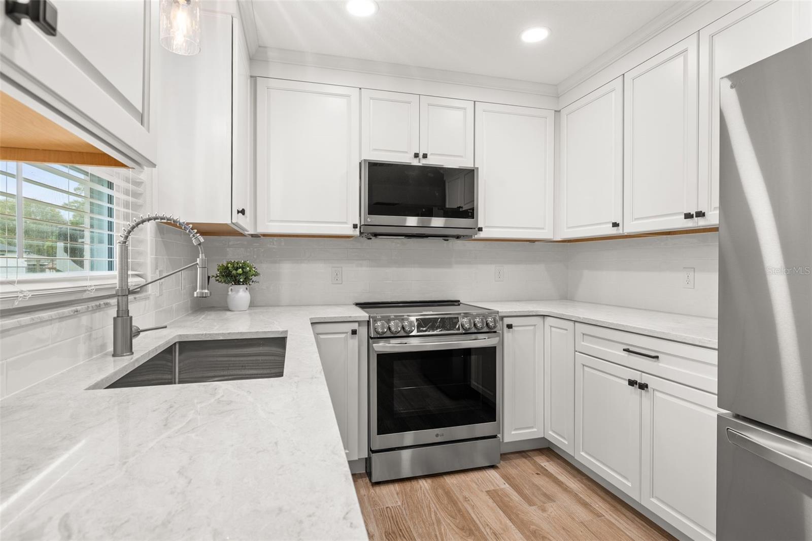 Image 13 of 53 For 2325 Lake Lizzie Court