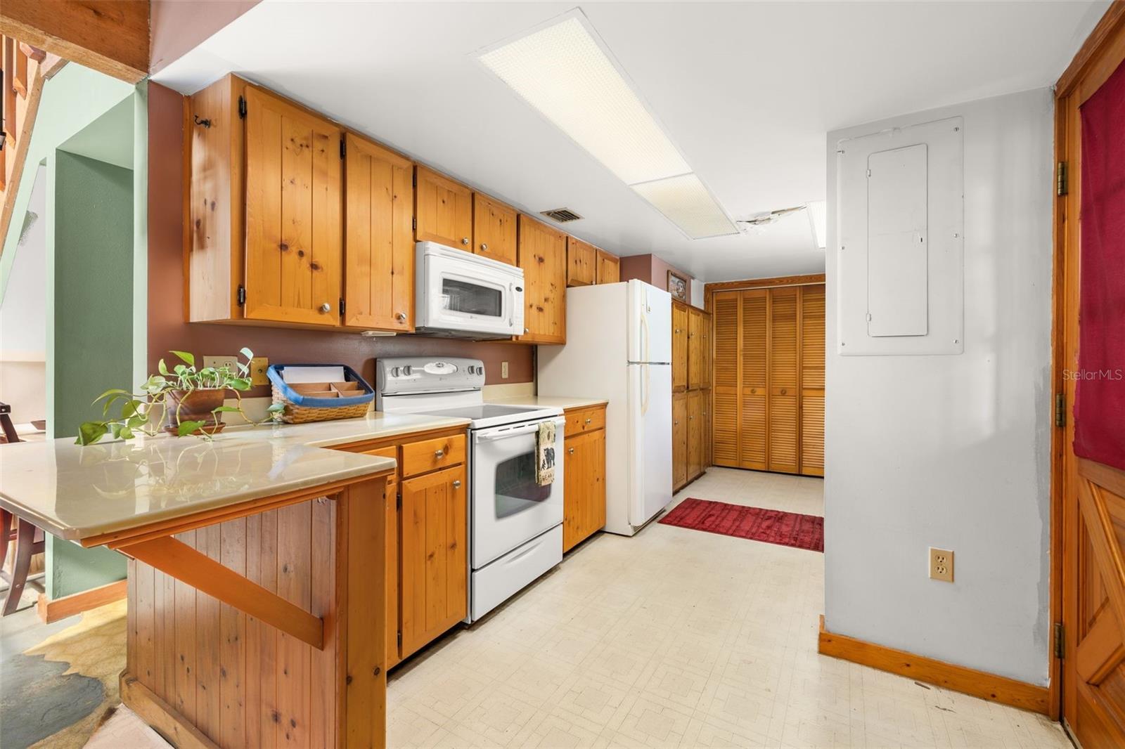 Image 37 of 53 For 2325 Lake Lizzie Court