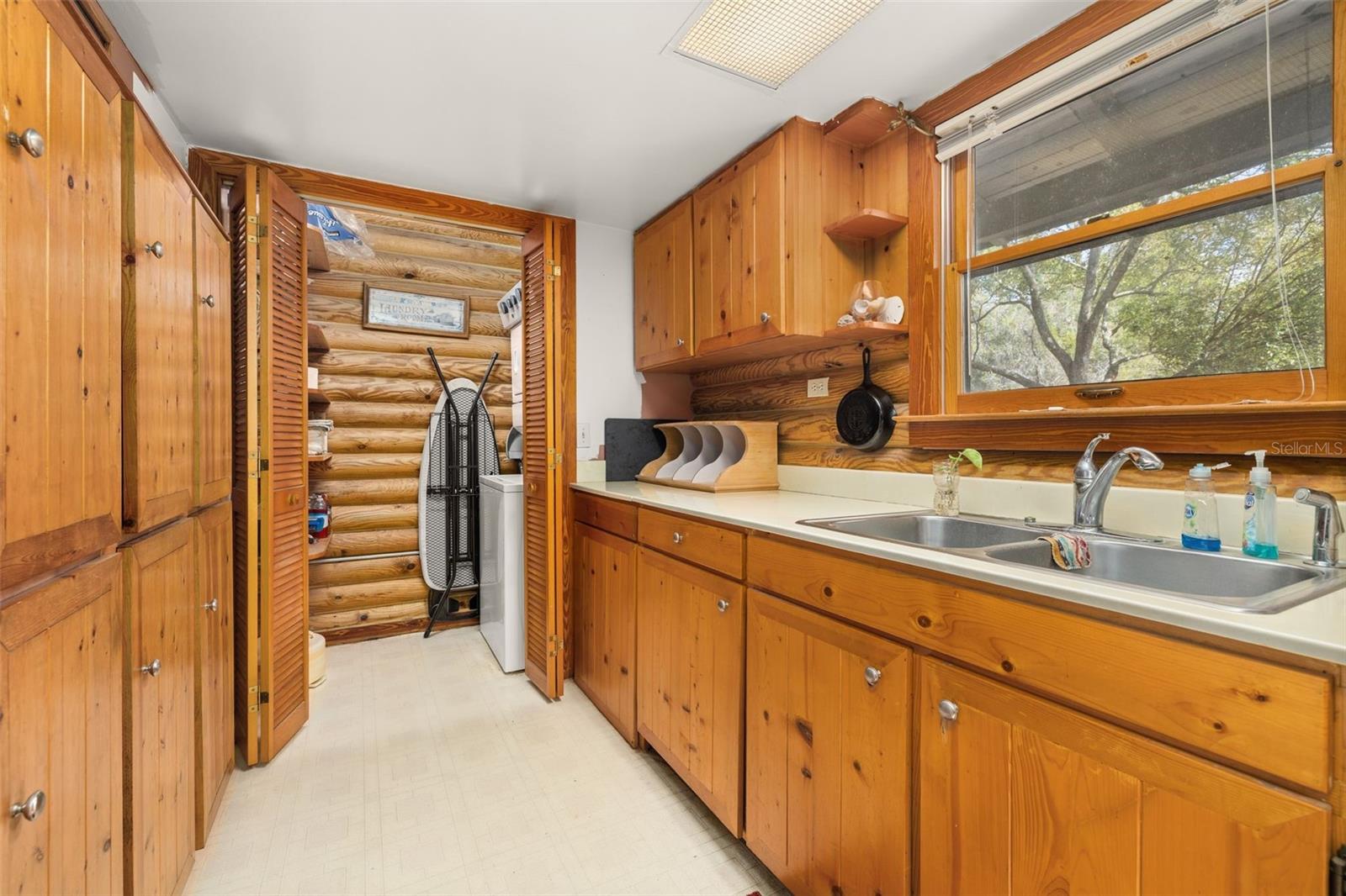 Image 39 of 53 For 2325 Lake Lizzie Court