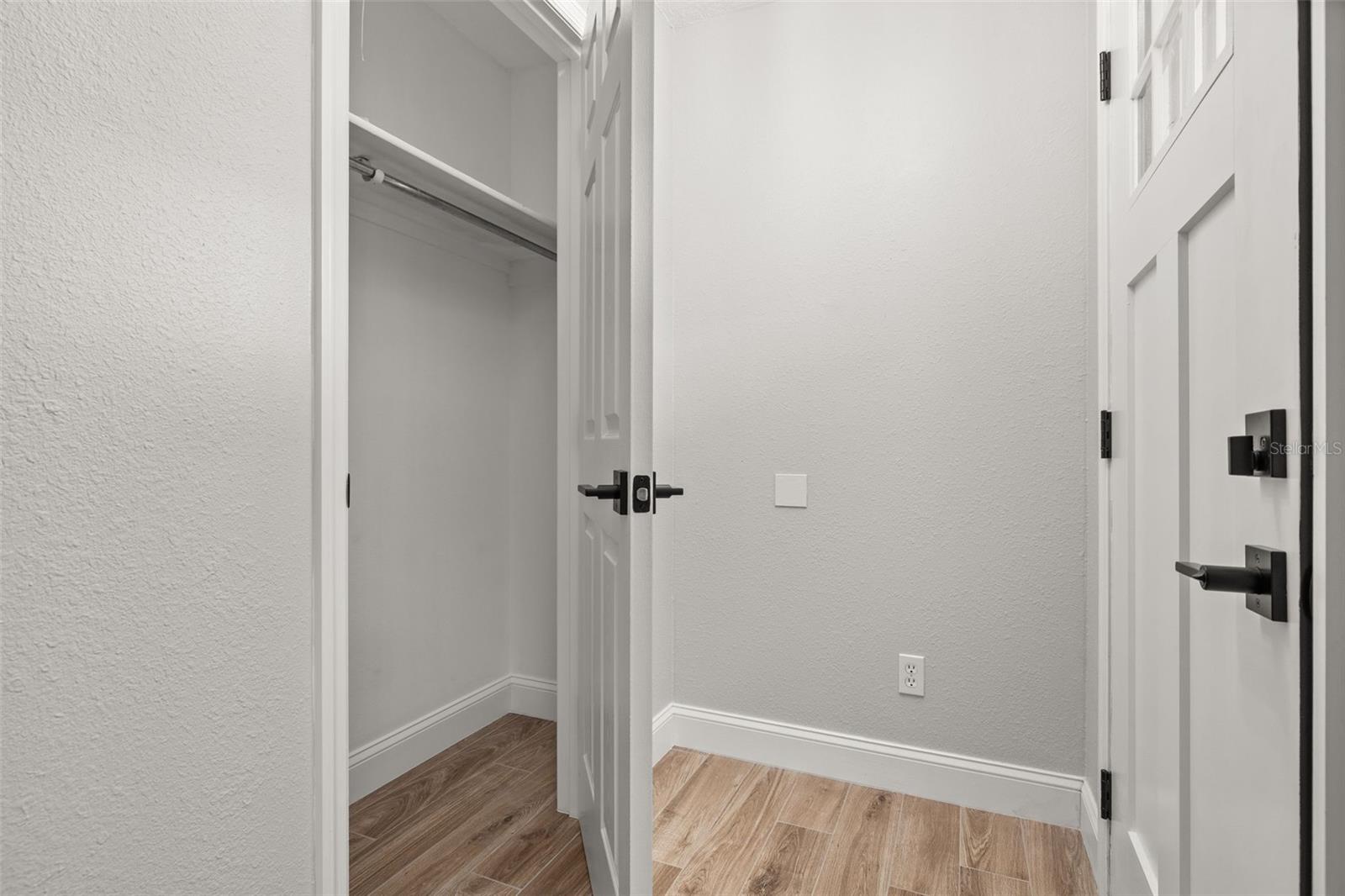 Image 6 of 53 For 2325 Lake Lizzie Court