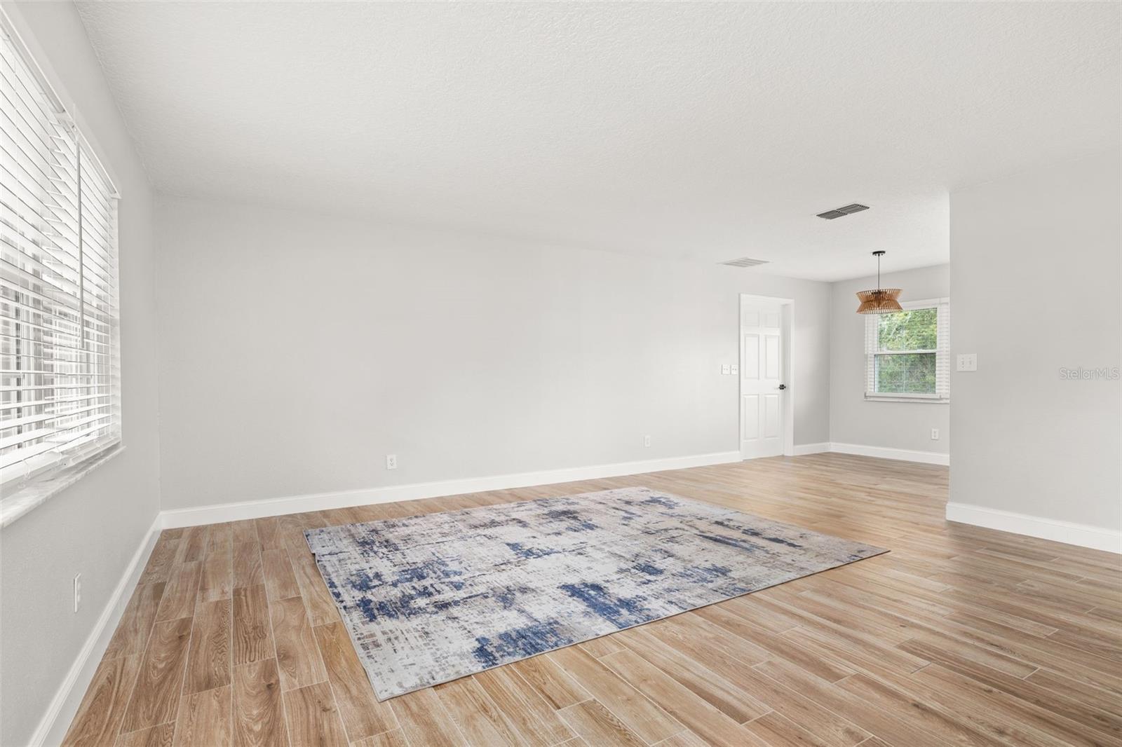 Image 7 of 53 For 2325 Lake Lizzie Court