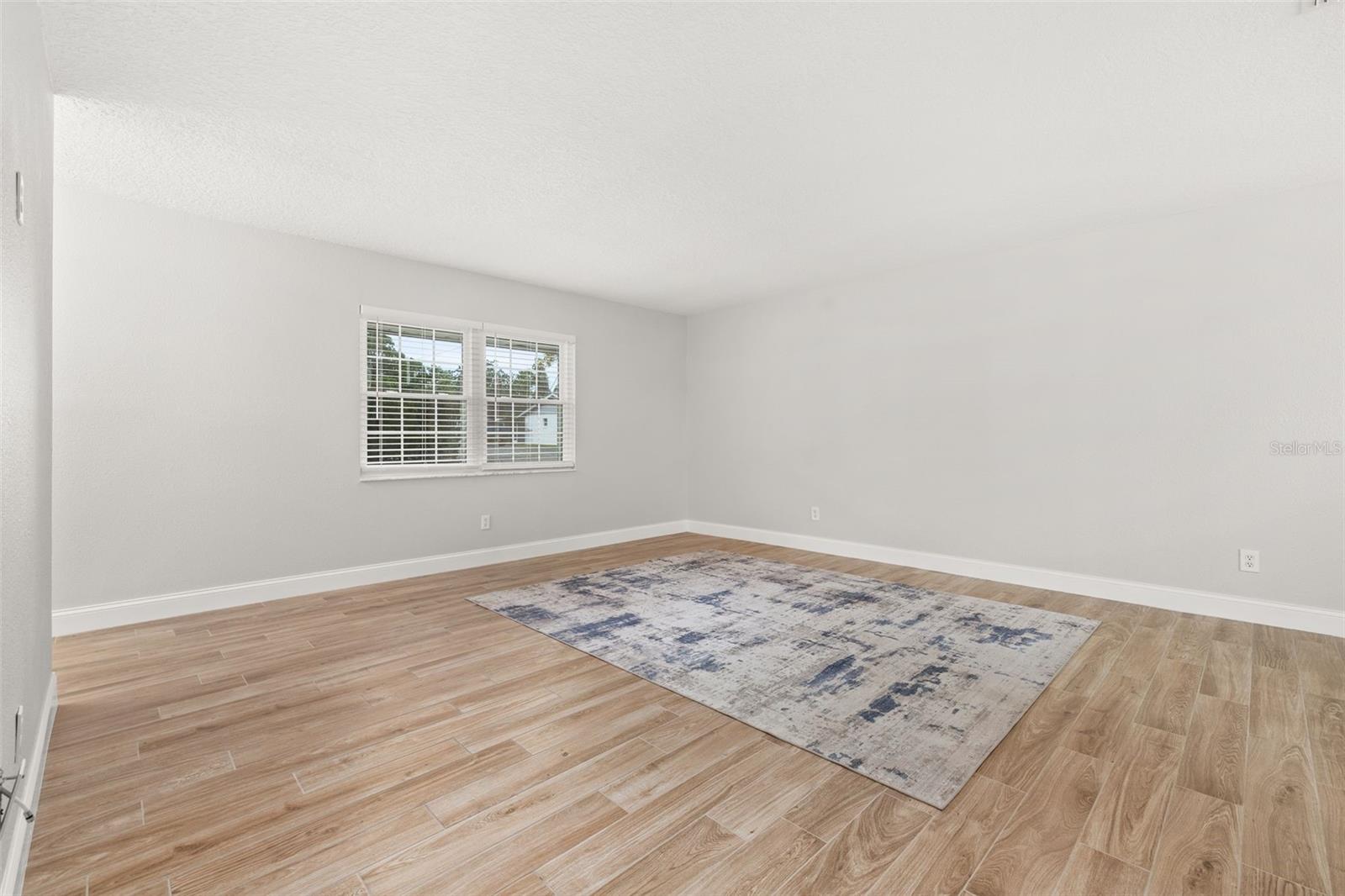 Image 8 of 53 For 2325 Lake Lizzie Court