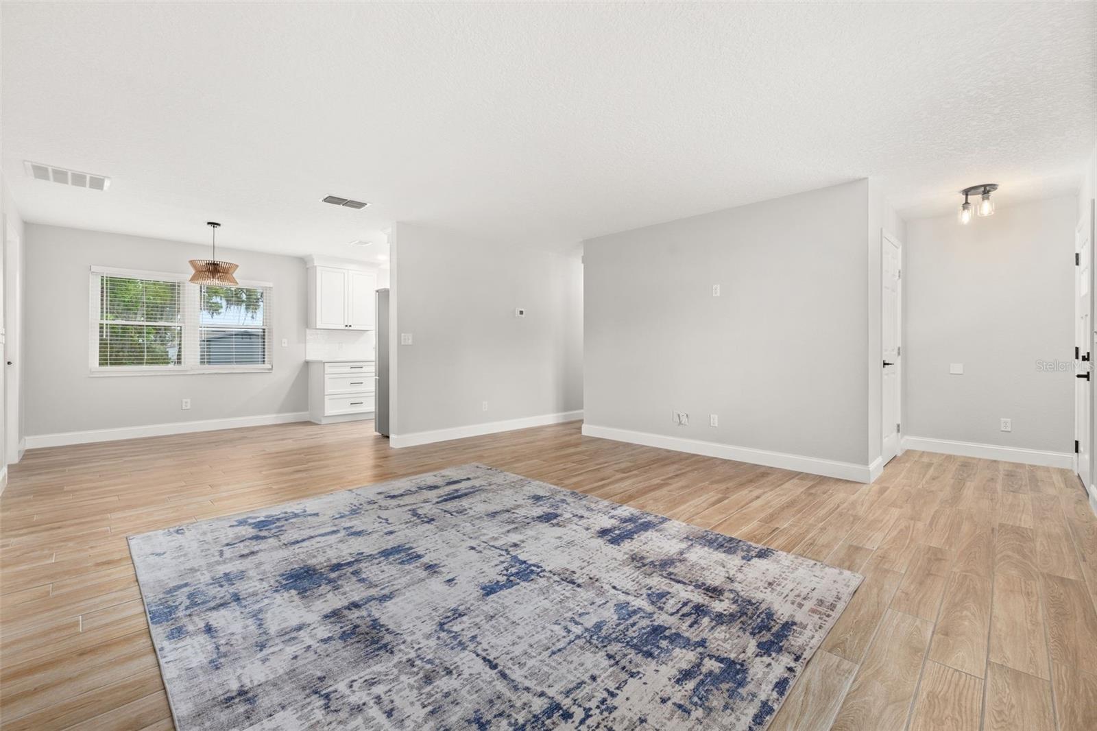 Image 9 of 53 For 2325 Lake Lizzie Court