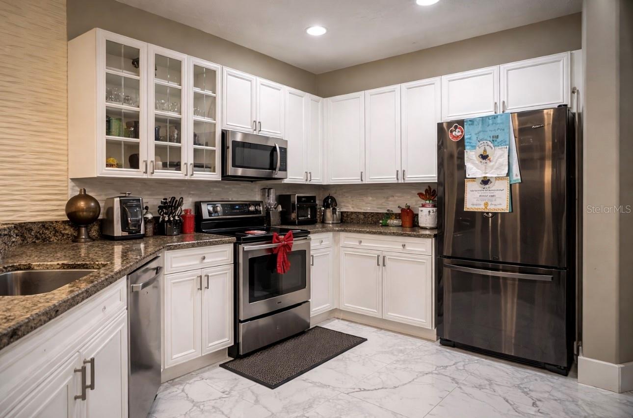 Image 3 of 20 For 5908 Strada Capri Way