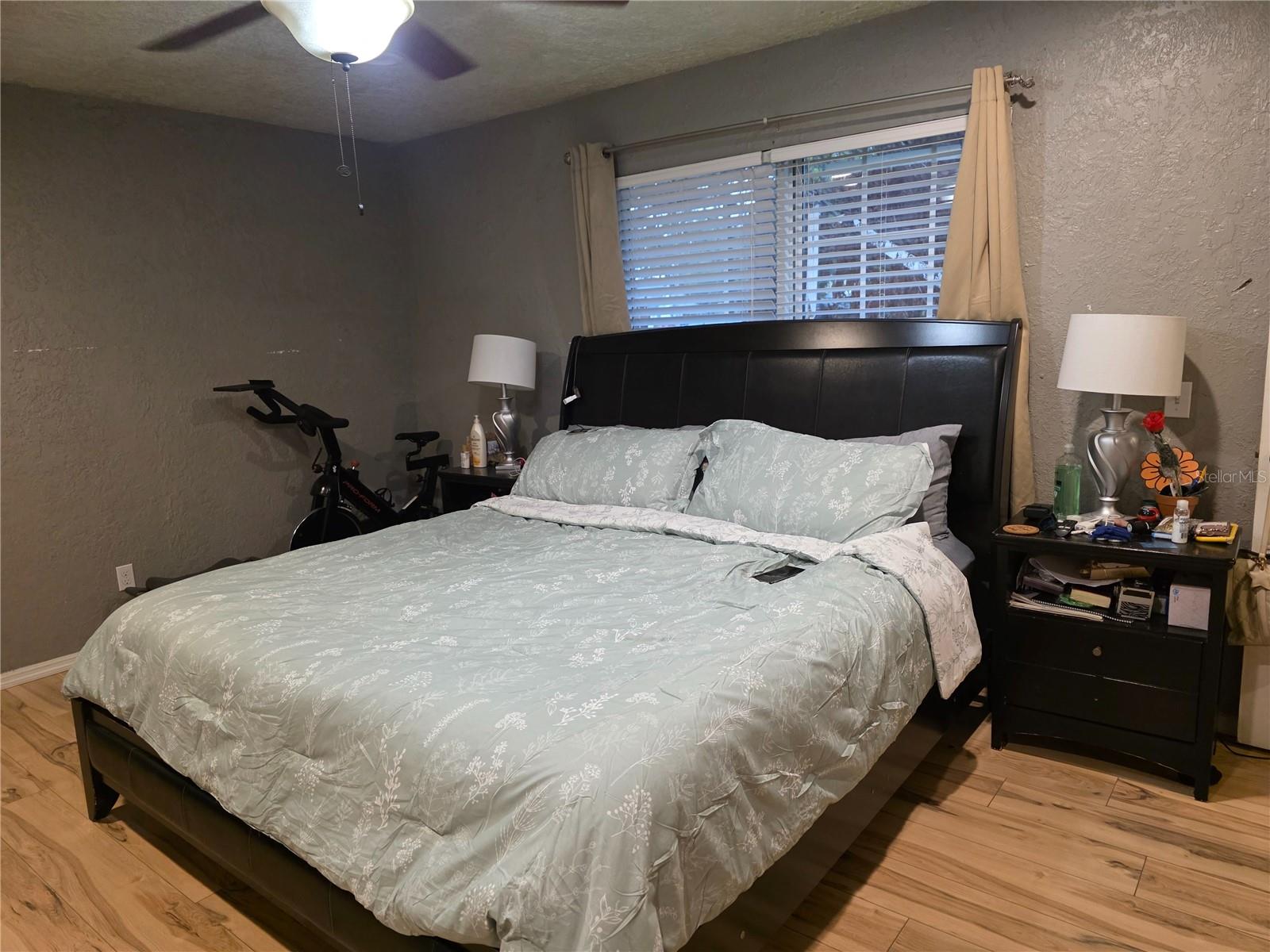 Image 10 of 27 For 525 Avenue A Ne