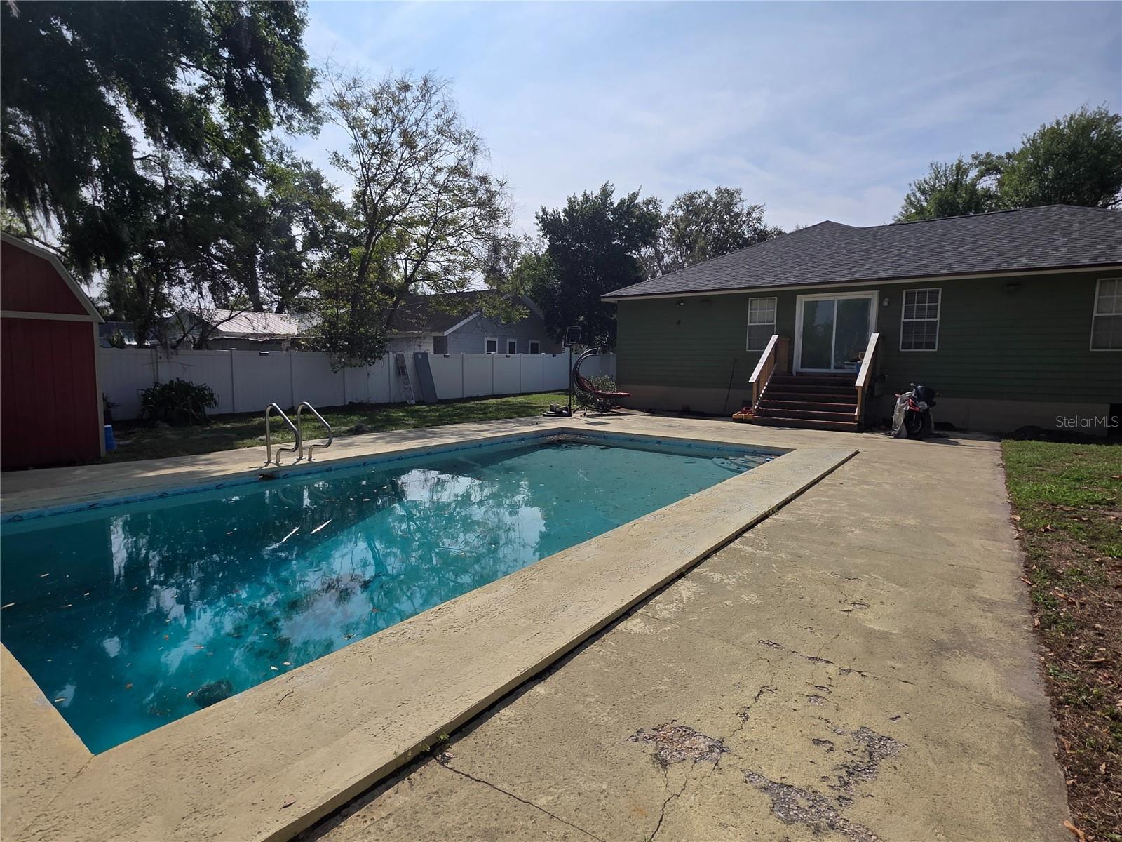 Image 13 of 27 For 525 Avenue A Ne