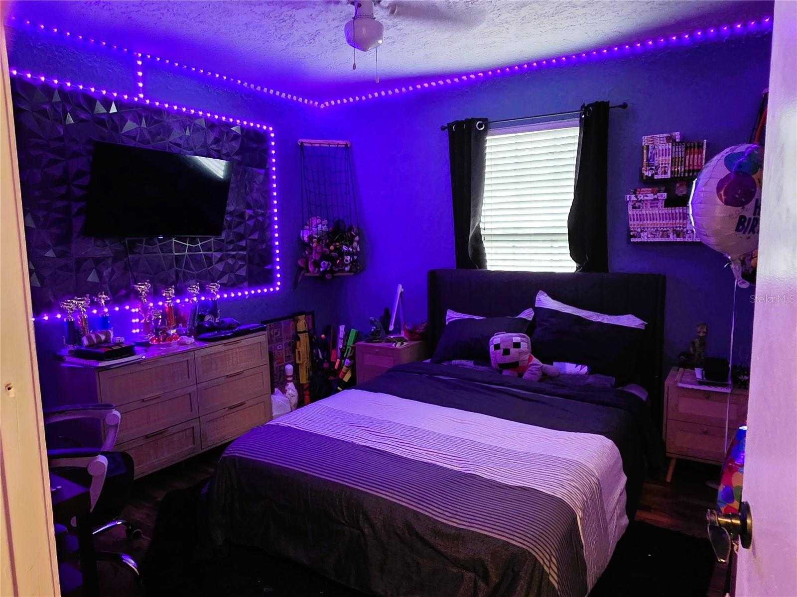 Image 18 of 27 For 525 Avenue A Ne