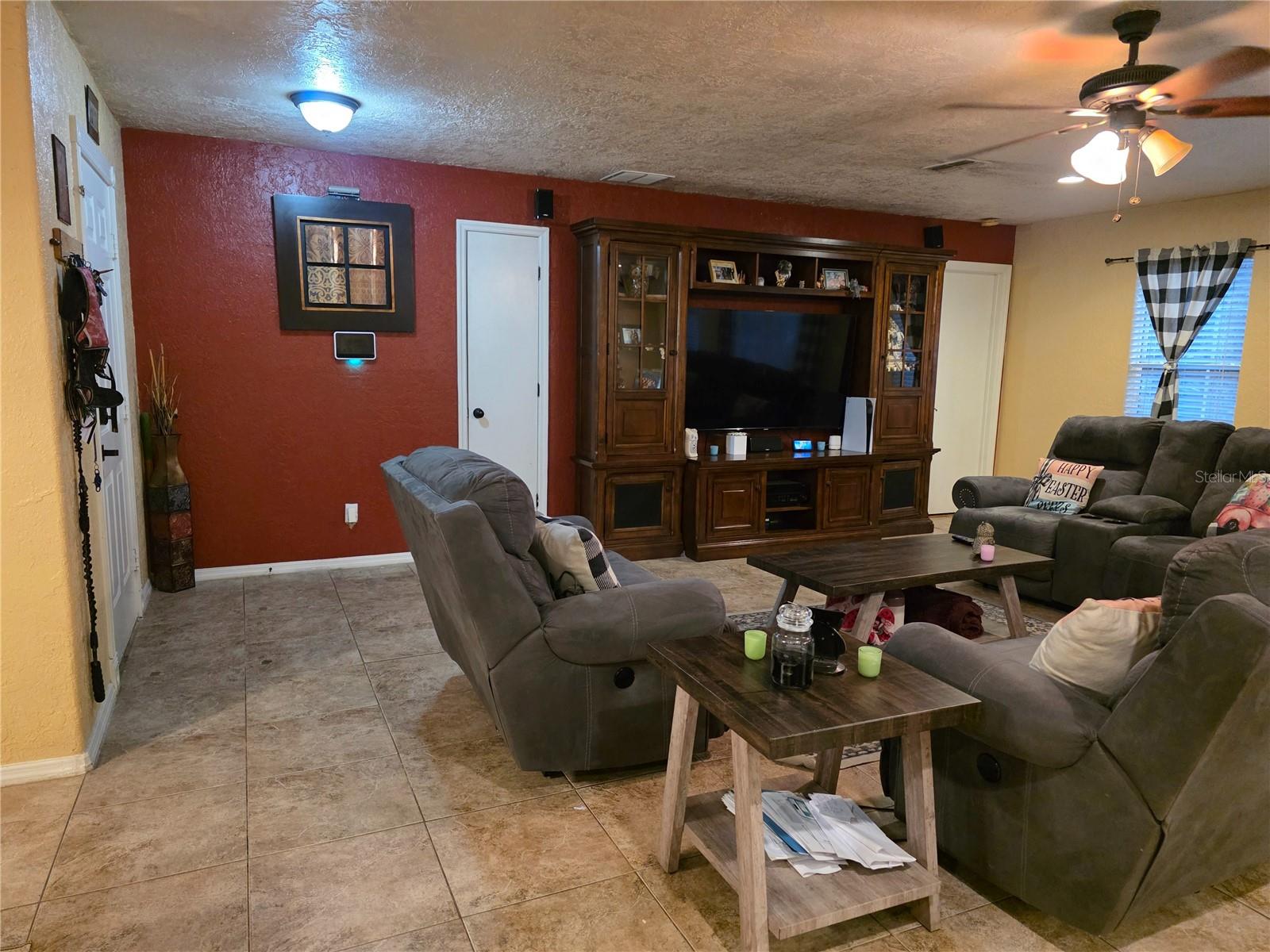 Image 26 of 27 For 525 Avenue A Ne