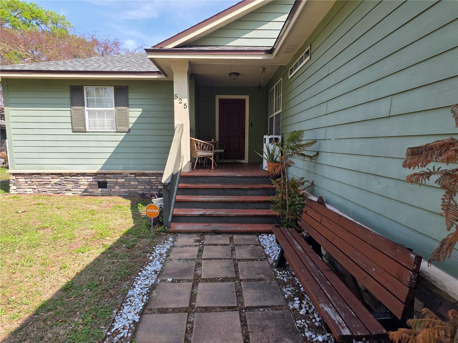 Image 5 of 27 For 525 Avenue A Ne