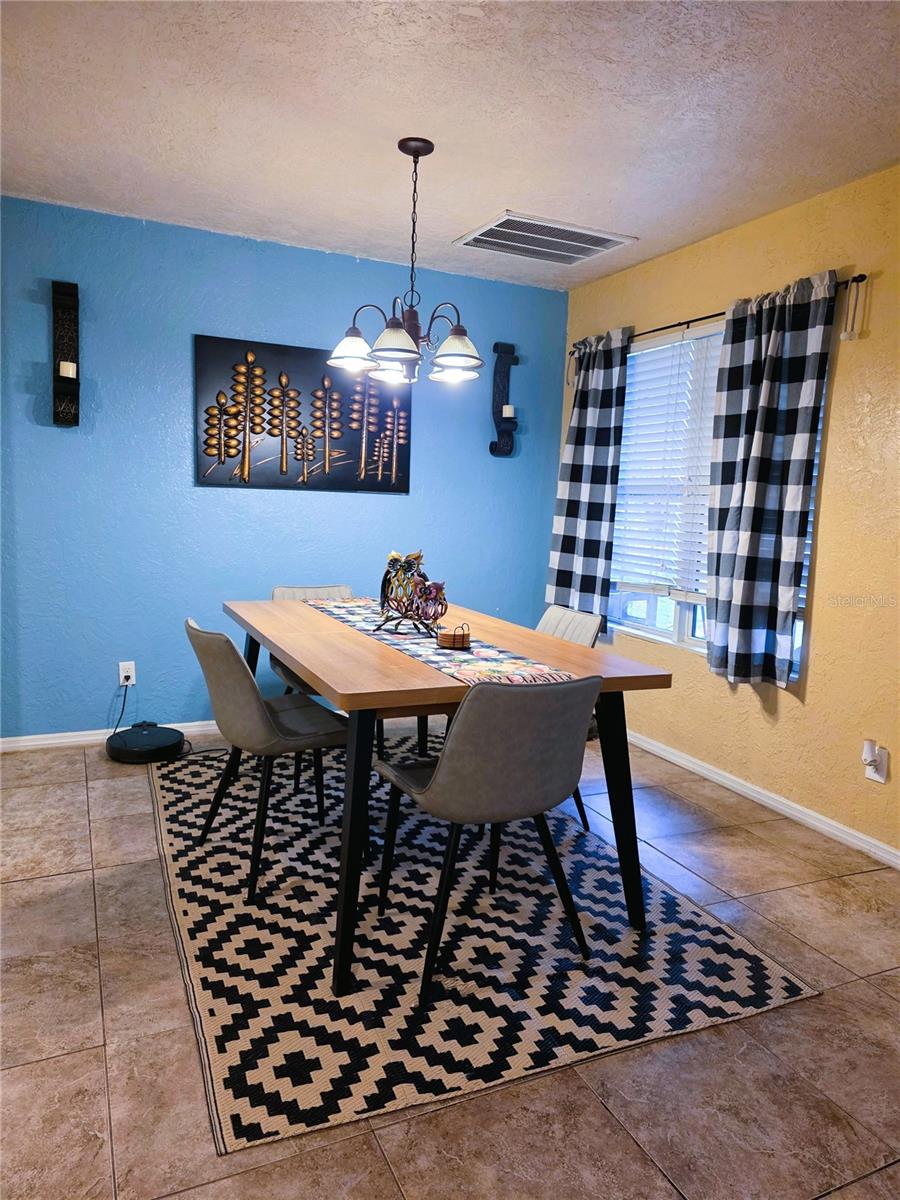 Image 6 of 27 For 525 Avenue A Ne