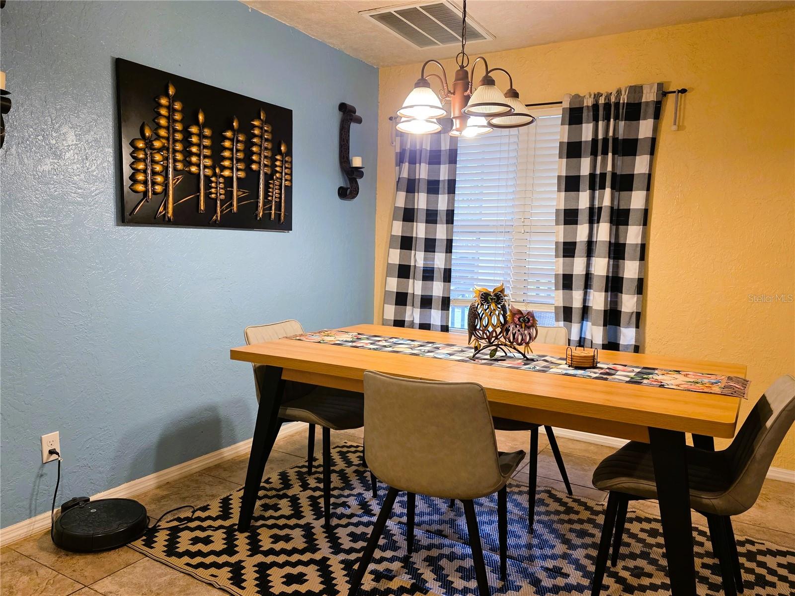 Image 7 of 27 For 525 Avenue A Ne