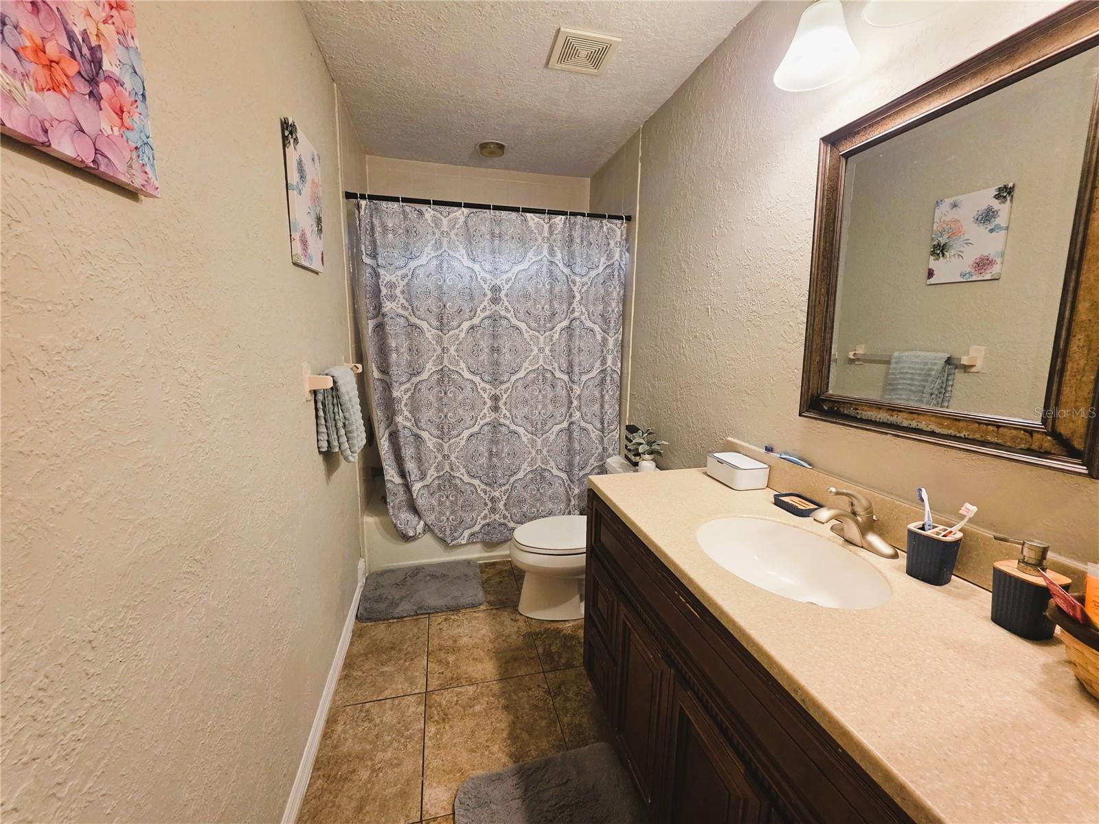 Image 9 of 27 For 525 Avenue A Ne