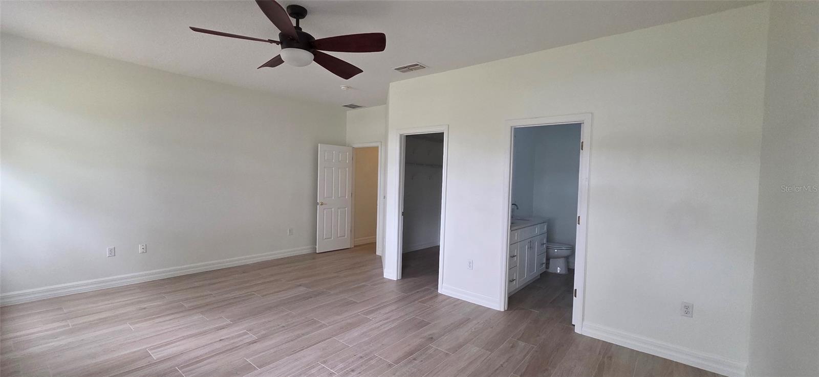 Listing photo id 11 for 9920 Chorlton Circle