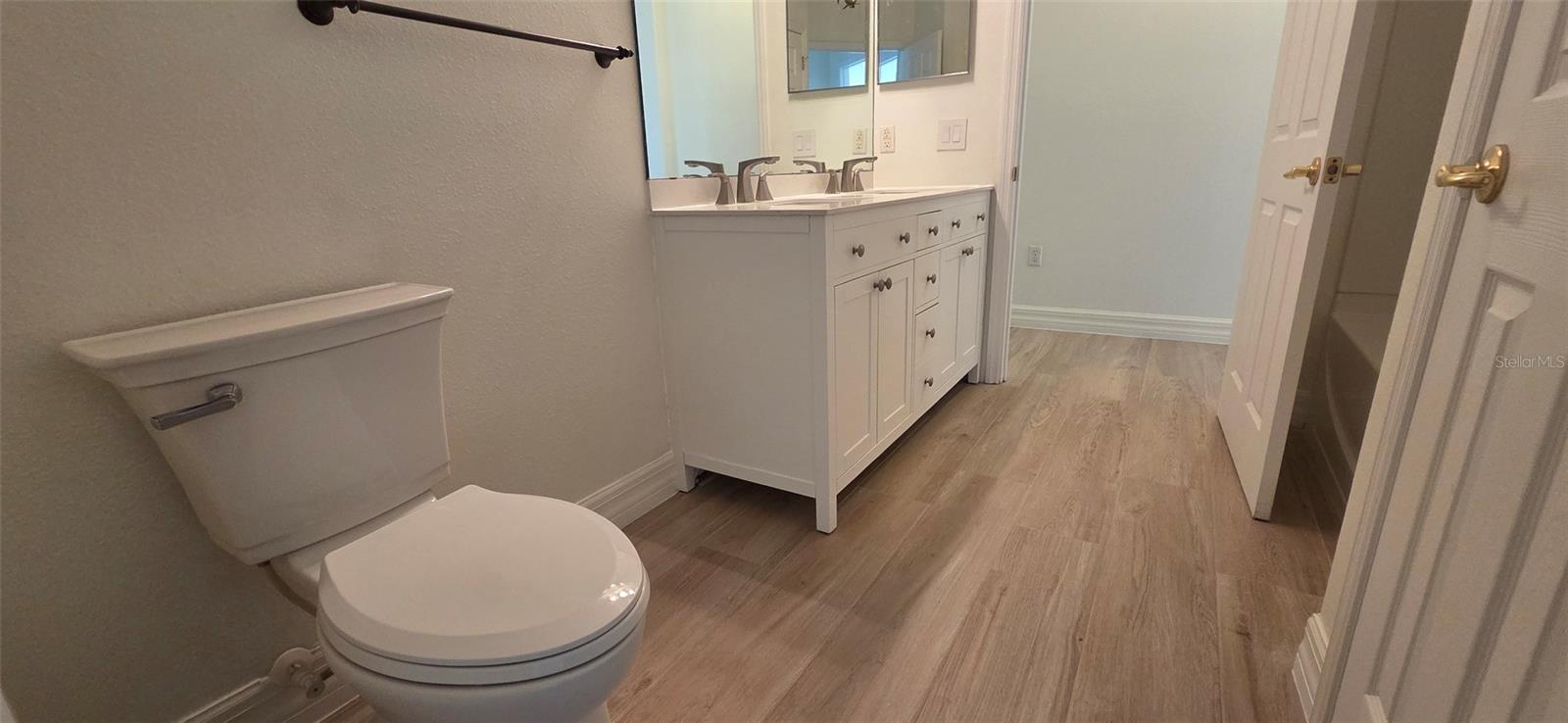 Listing photo id 21 for 9920 Chorlton Circle