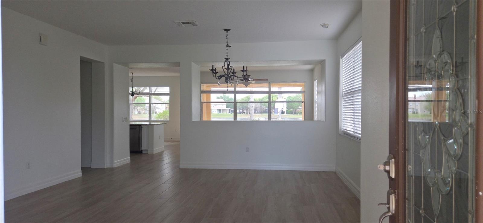 Listing photo id 1 for 9920 Chorlton Circle