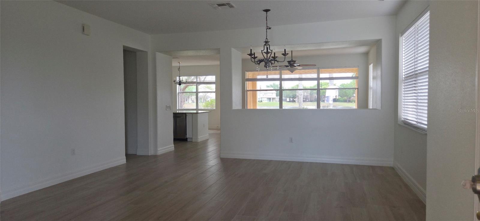 Listing photo id 2 for 9920 Chorlton Circle