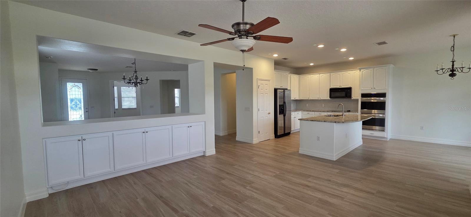 Listing photo id 6 for 9920 Chorlton Circle