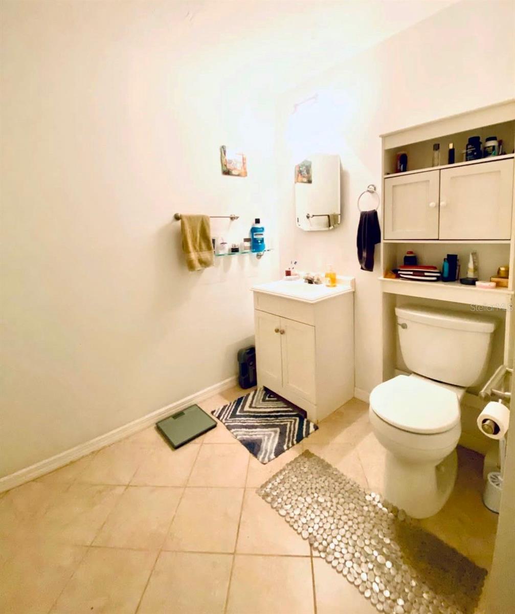 Image 6 of 31 For 2419 Wells Avenue