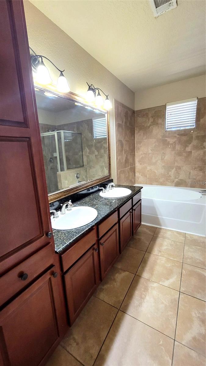 Image 13 of 41 For 914 Charo Parkway 123