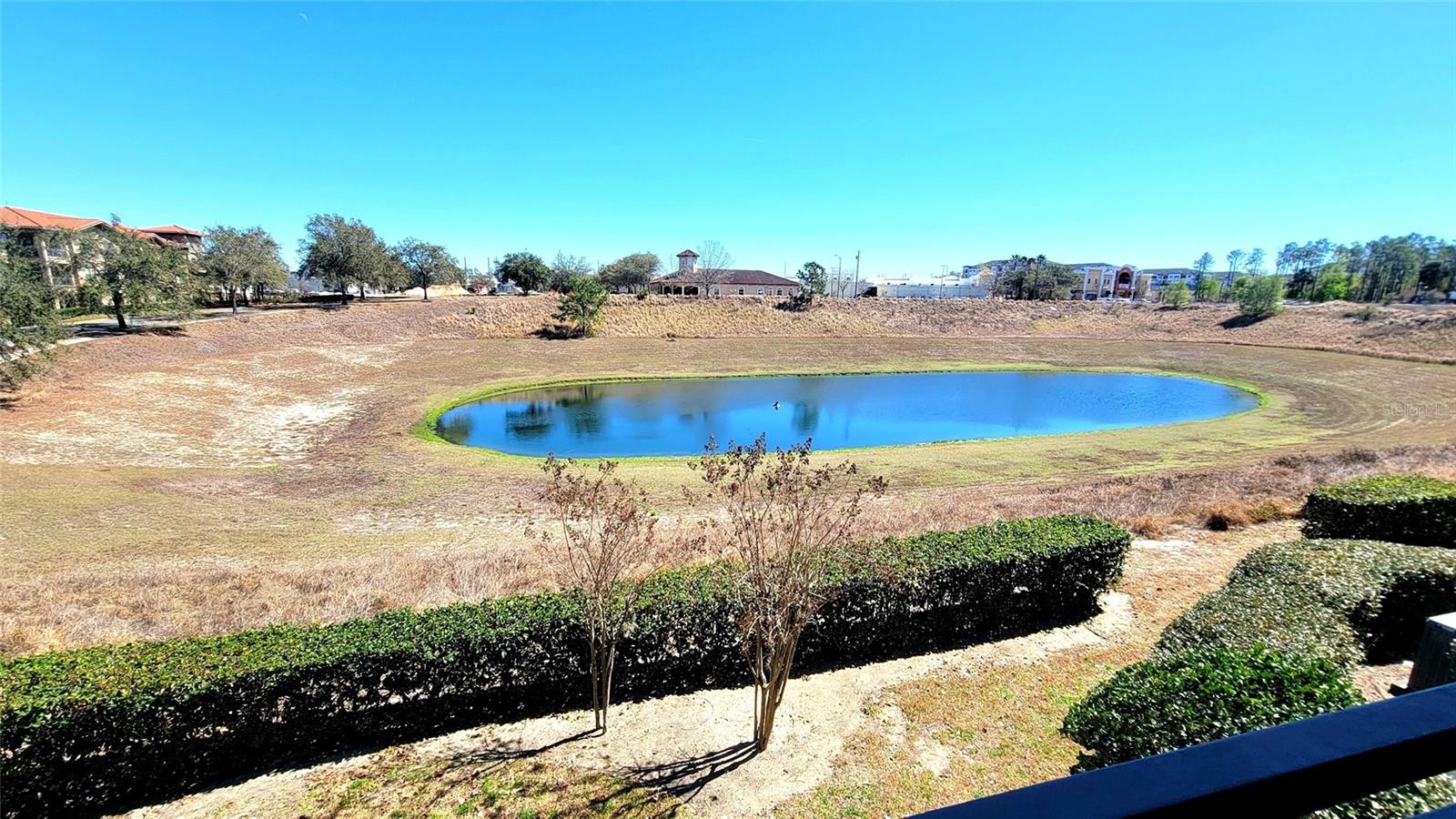 Image 19 of 41 For 914 Charo Parkway 123