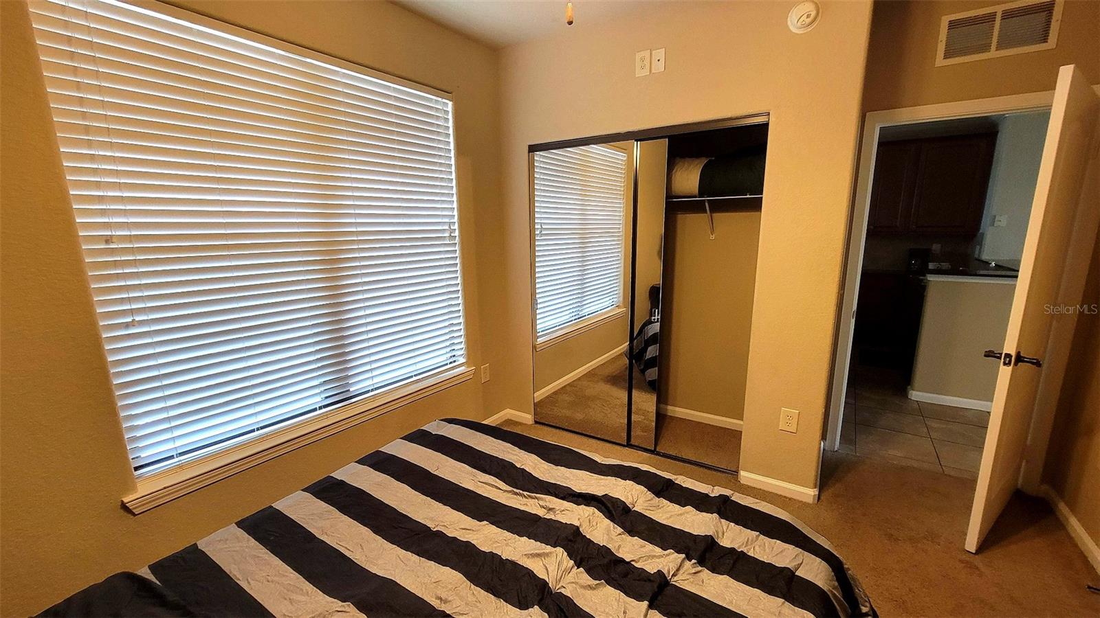 Image 26 of 41 For 914 Charo Parkway 123