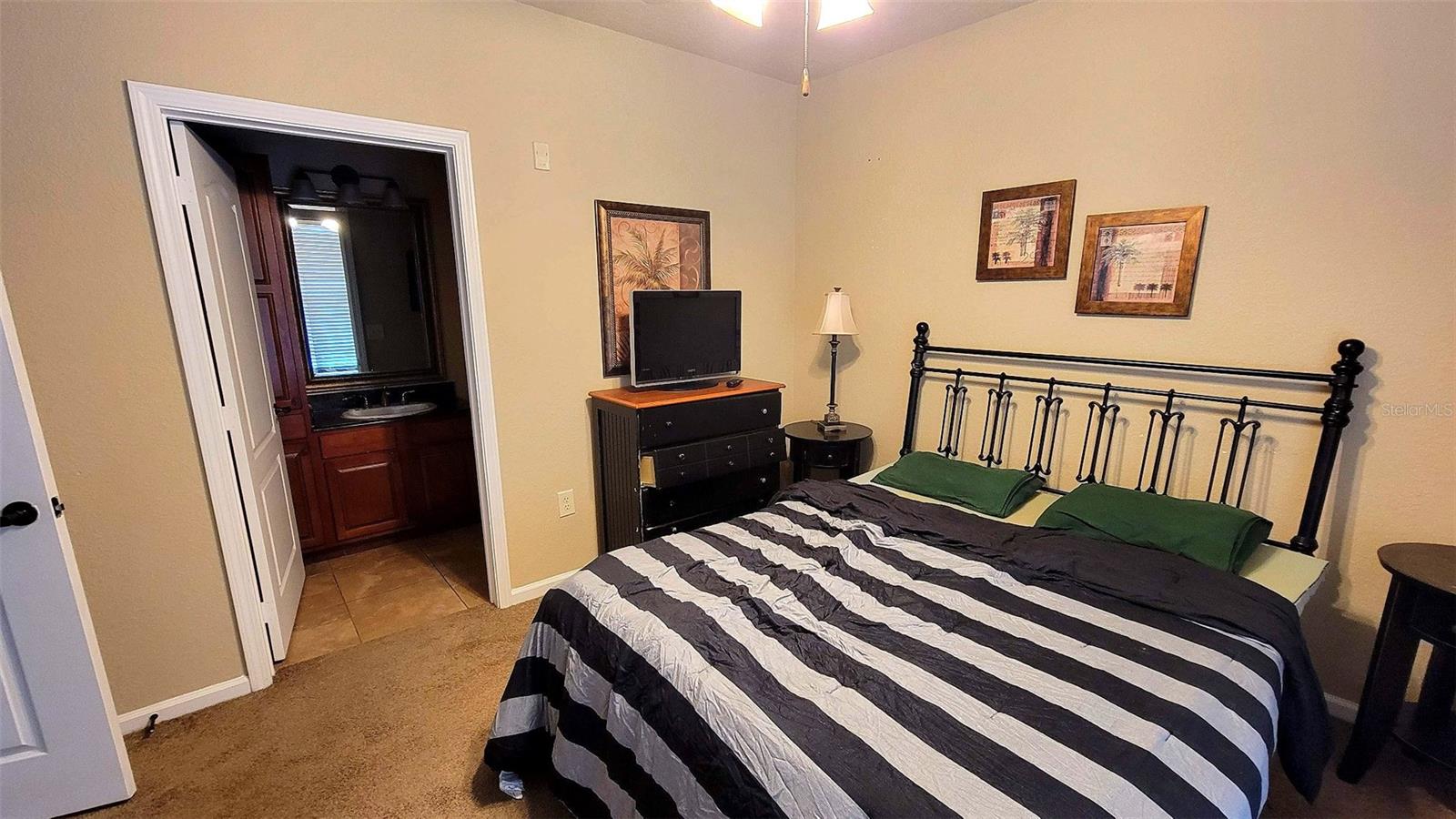 Image 28 of 41 For 914 Charo Parkway 123