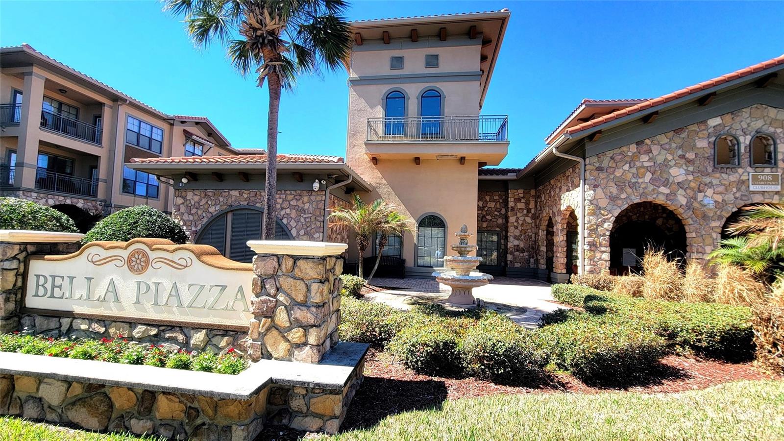 Image 32 of 41 For 914 Charo Parkway 123