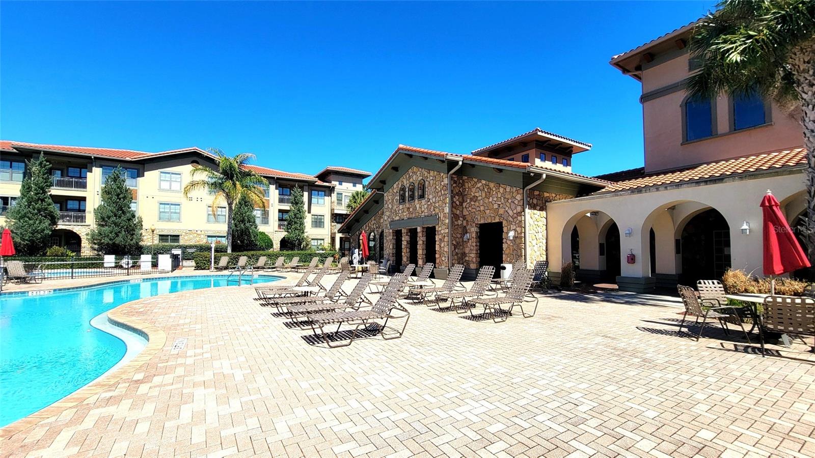 Image 34 of 41 For 914 Charo Parkway 123