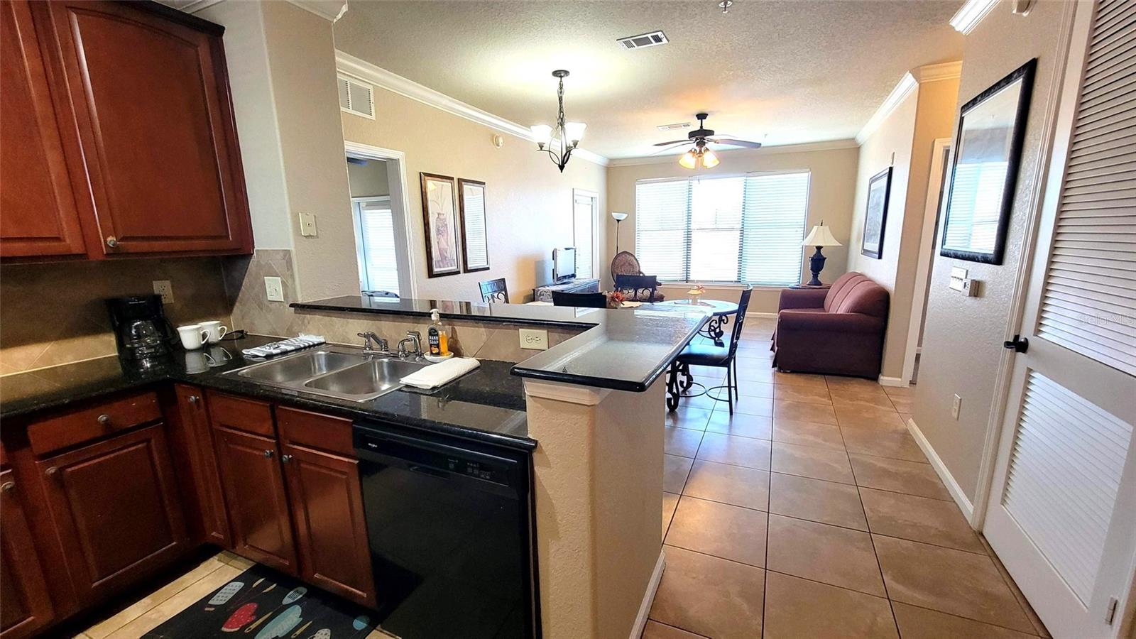 Image 8 of 41 For 914 Charo Parkway 123