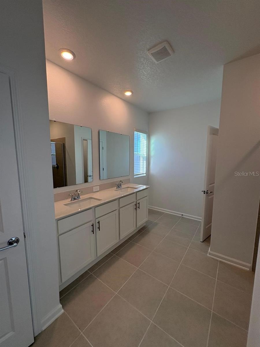 Image 7 of 13 For 6032 Zen Way