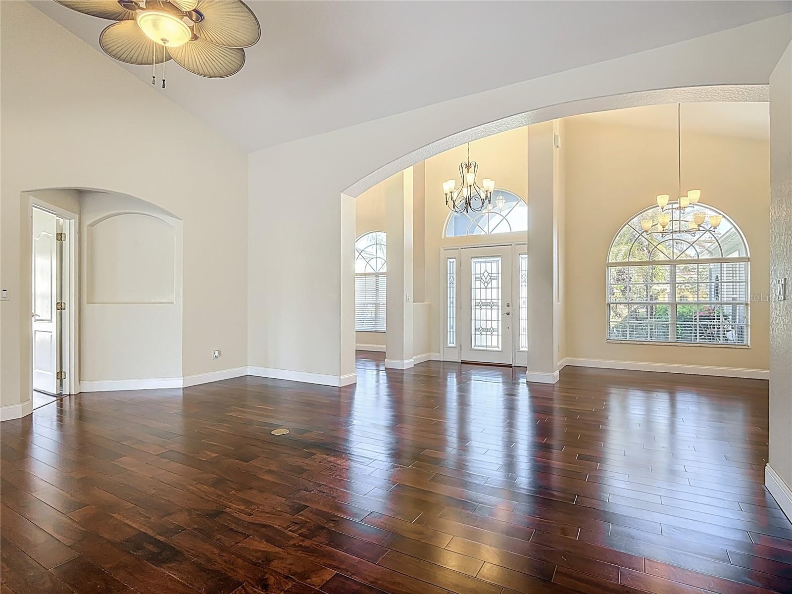 Image 13 of 41 For 3189 Bayview Lane