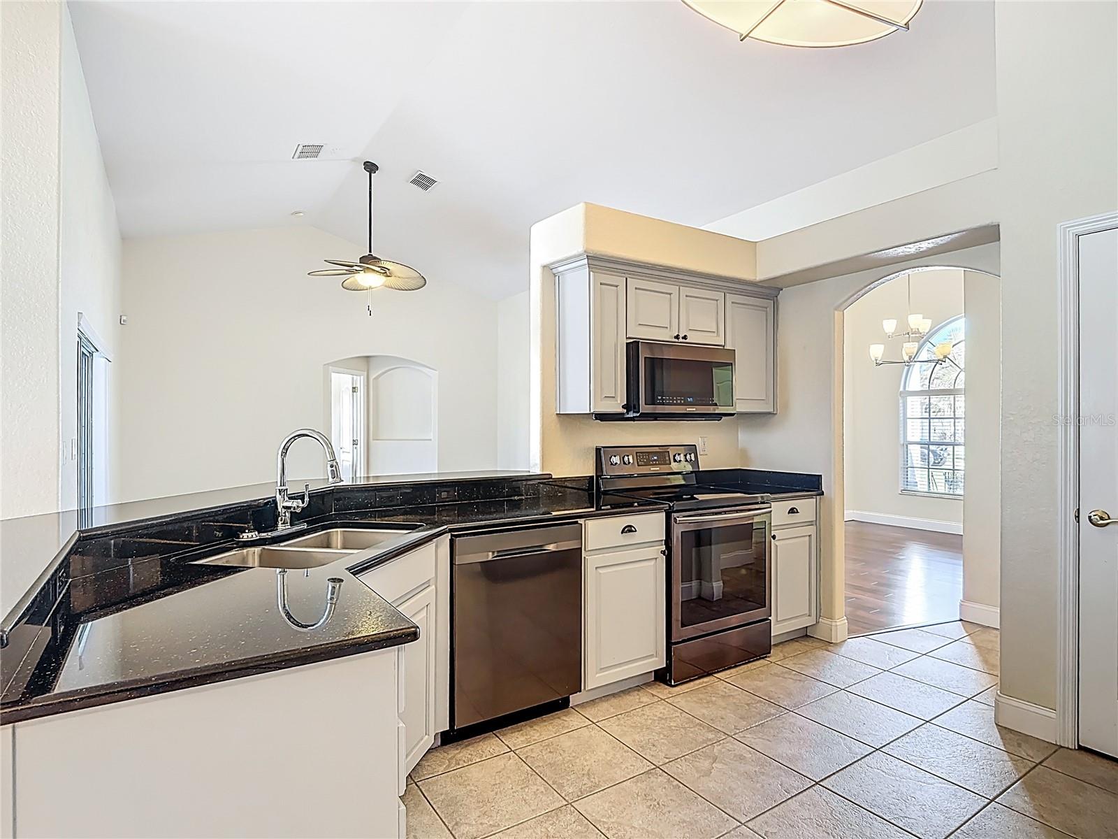 Image 15 of 41 For 3189 Bayview Lane