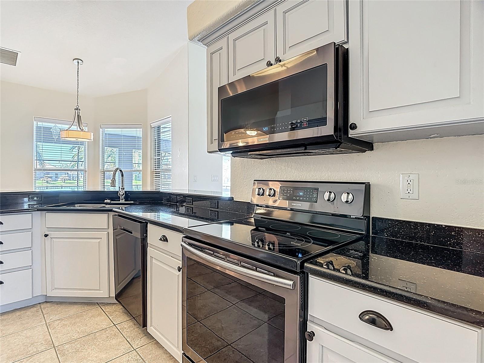 Image 17 of 41 For 3189 Bayview Lane