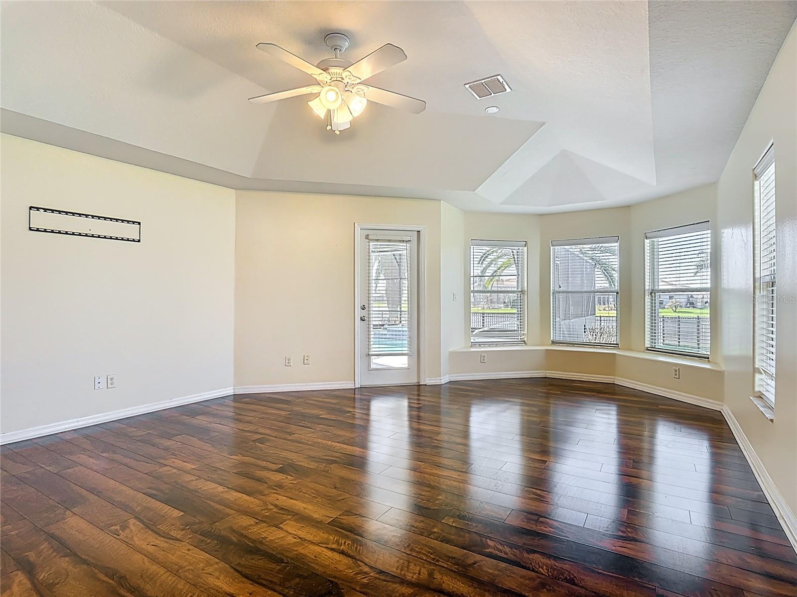 Image 20 of 41 For 3189 Bayview Lane