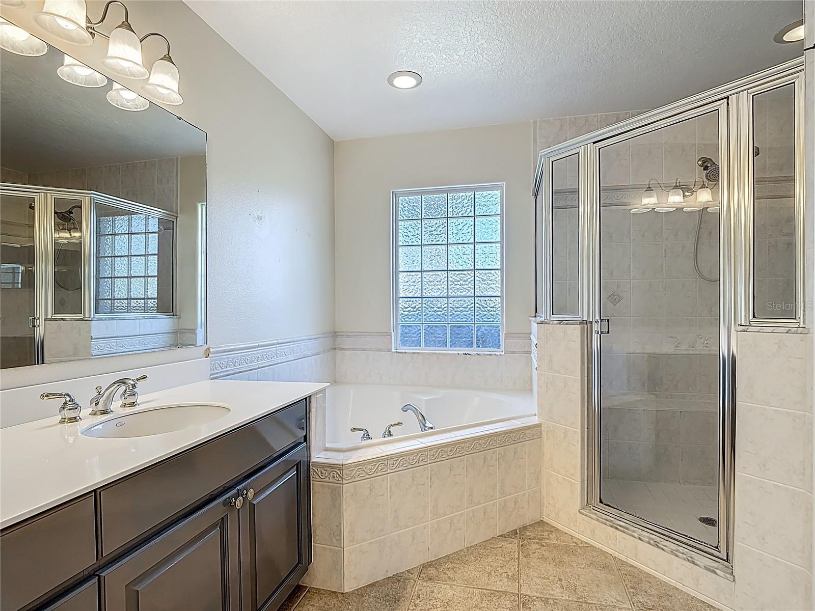 Image 23 of 41 For 3189 Bayview Lane