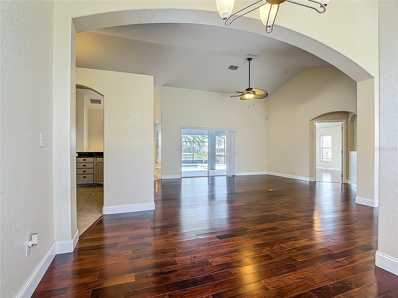 Image 9 of 41 For 3189 Bayview Lane