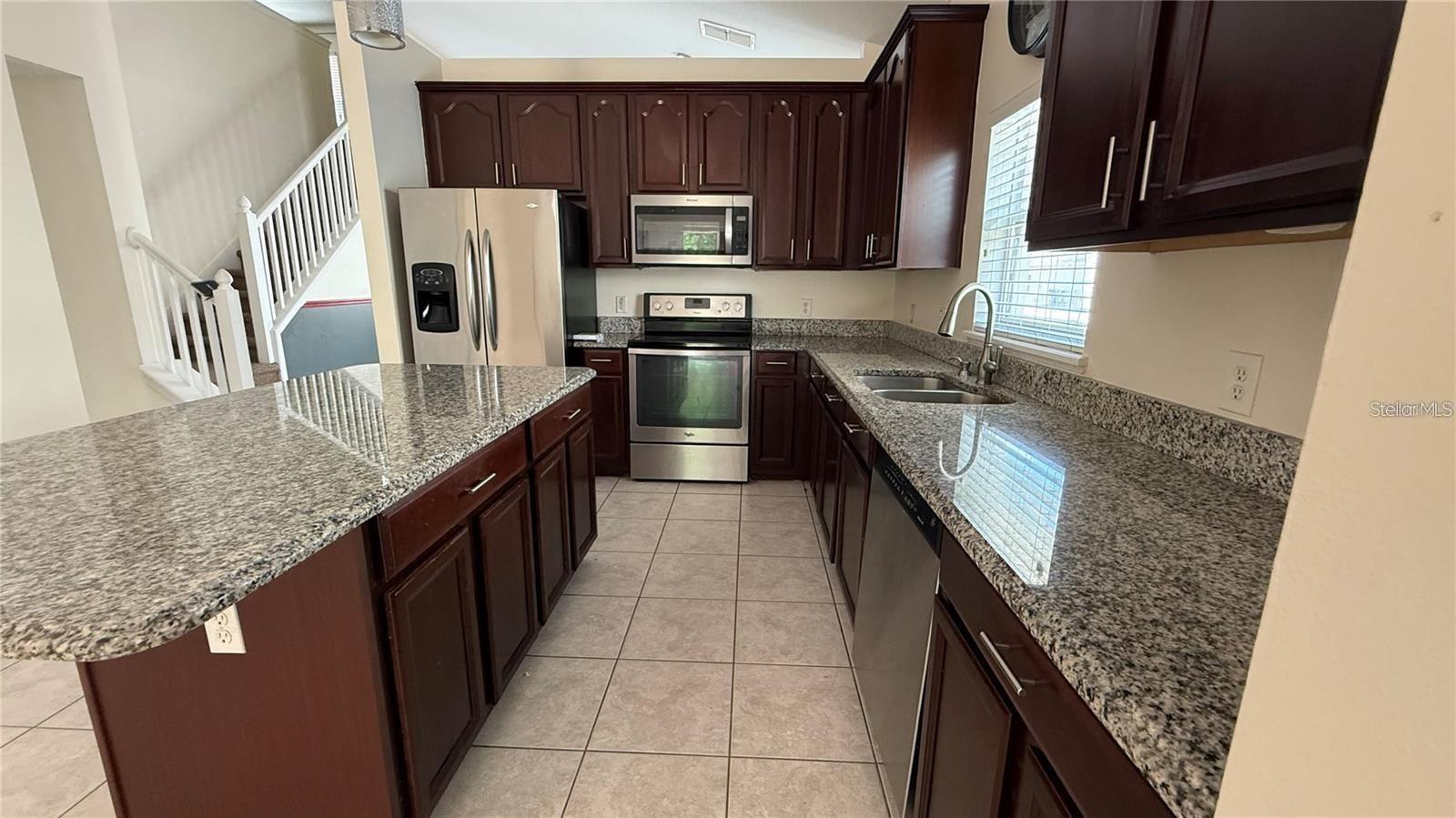 Image 10 of 16 For 979 Hacienda Circle