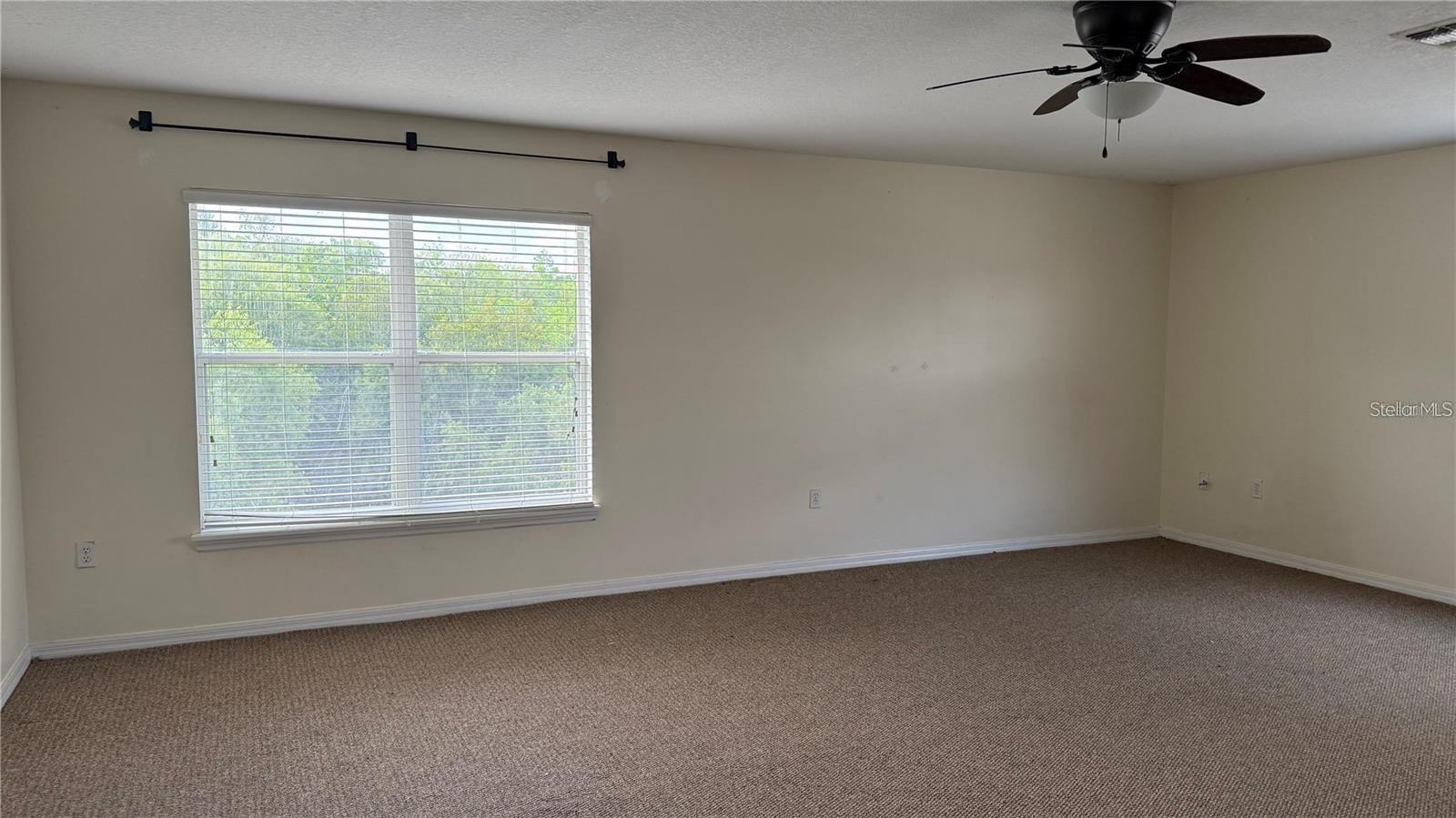 Image 13 of 16 For 979 Hacienda Circle