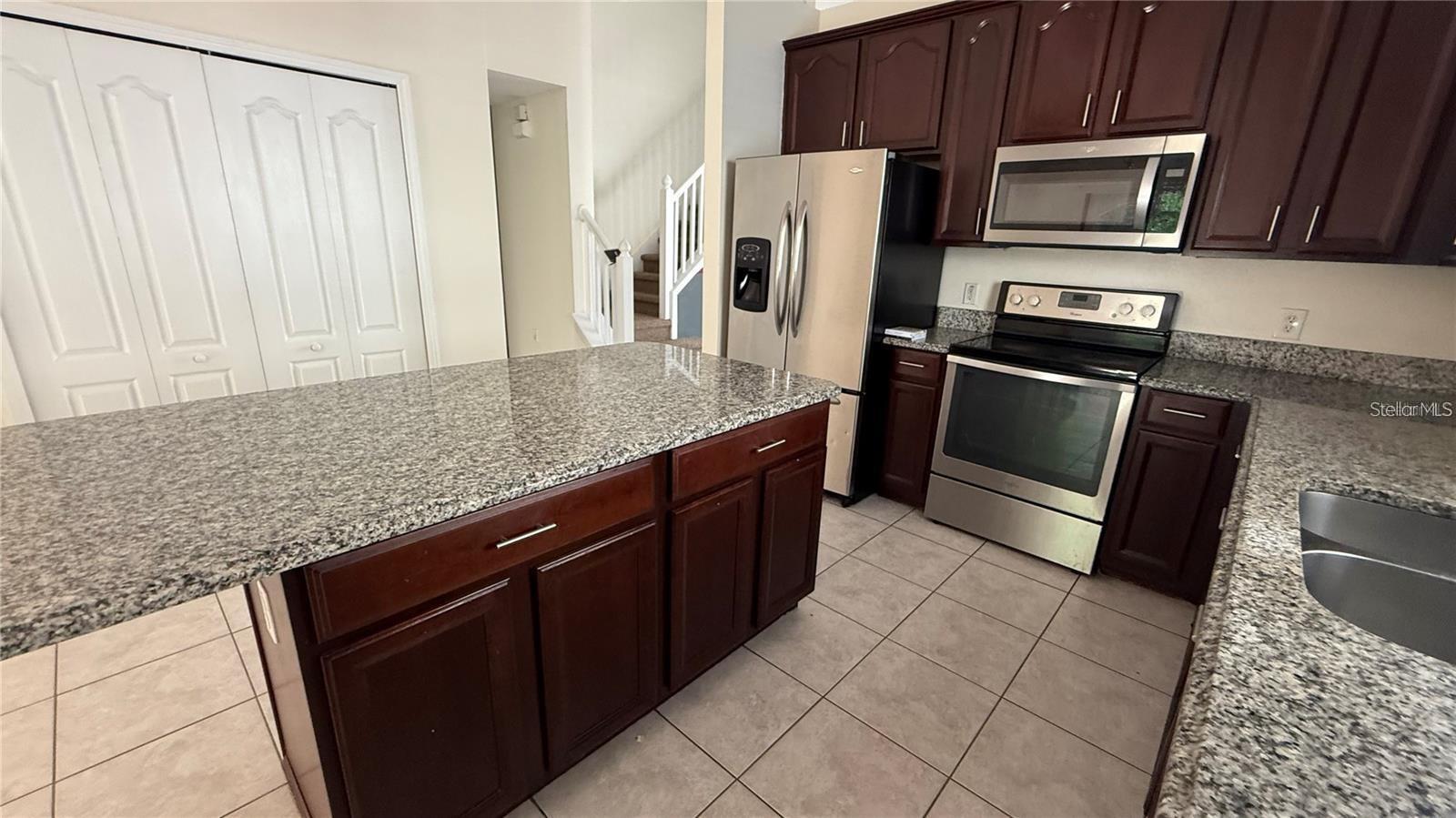 Image 9 of 16 For 979 Hacienda Circle