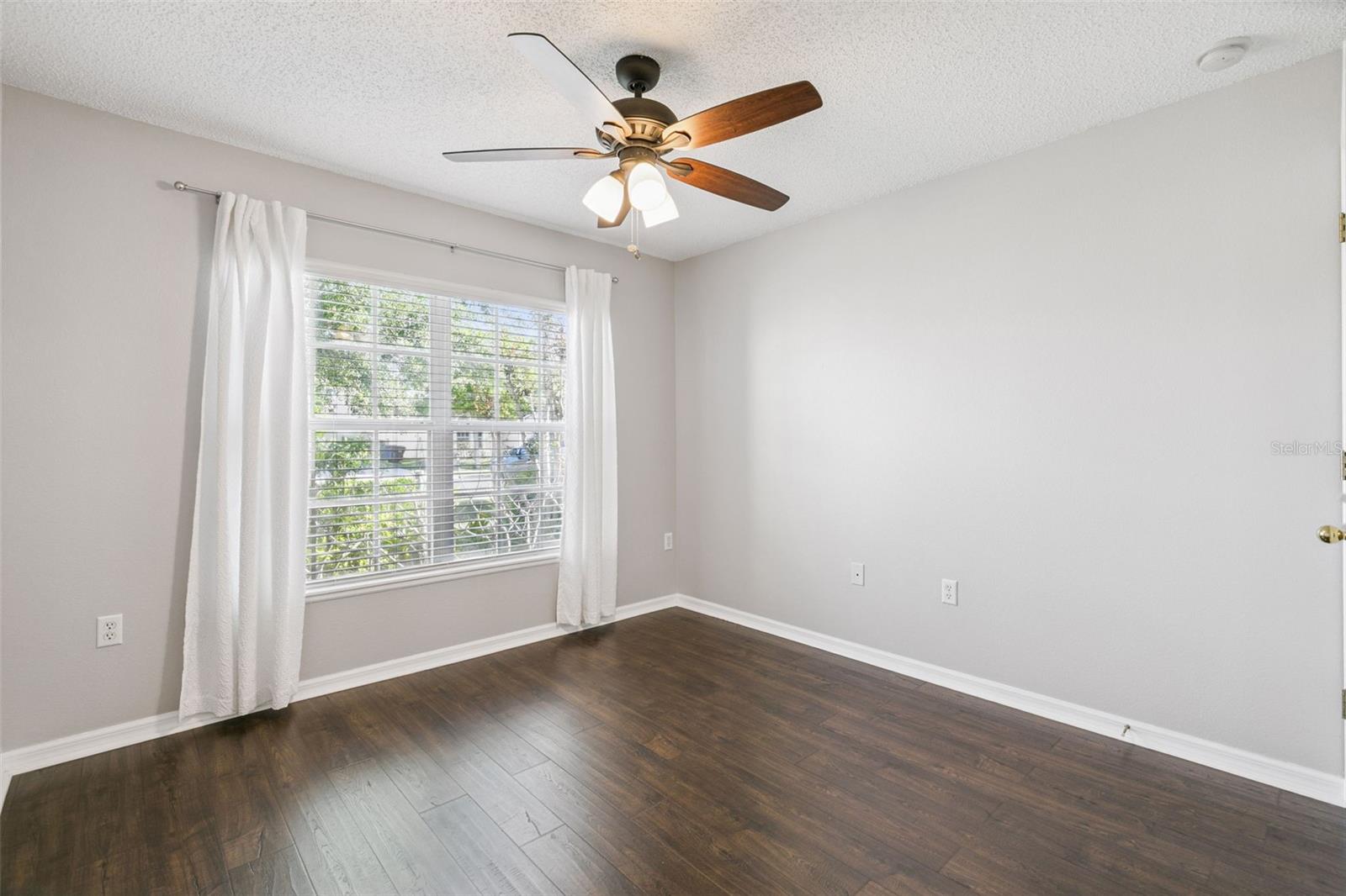 Image 13 of 20 For 5230 Silver Thistle Lane