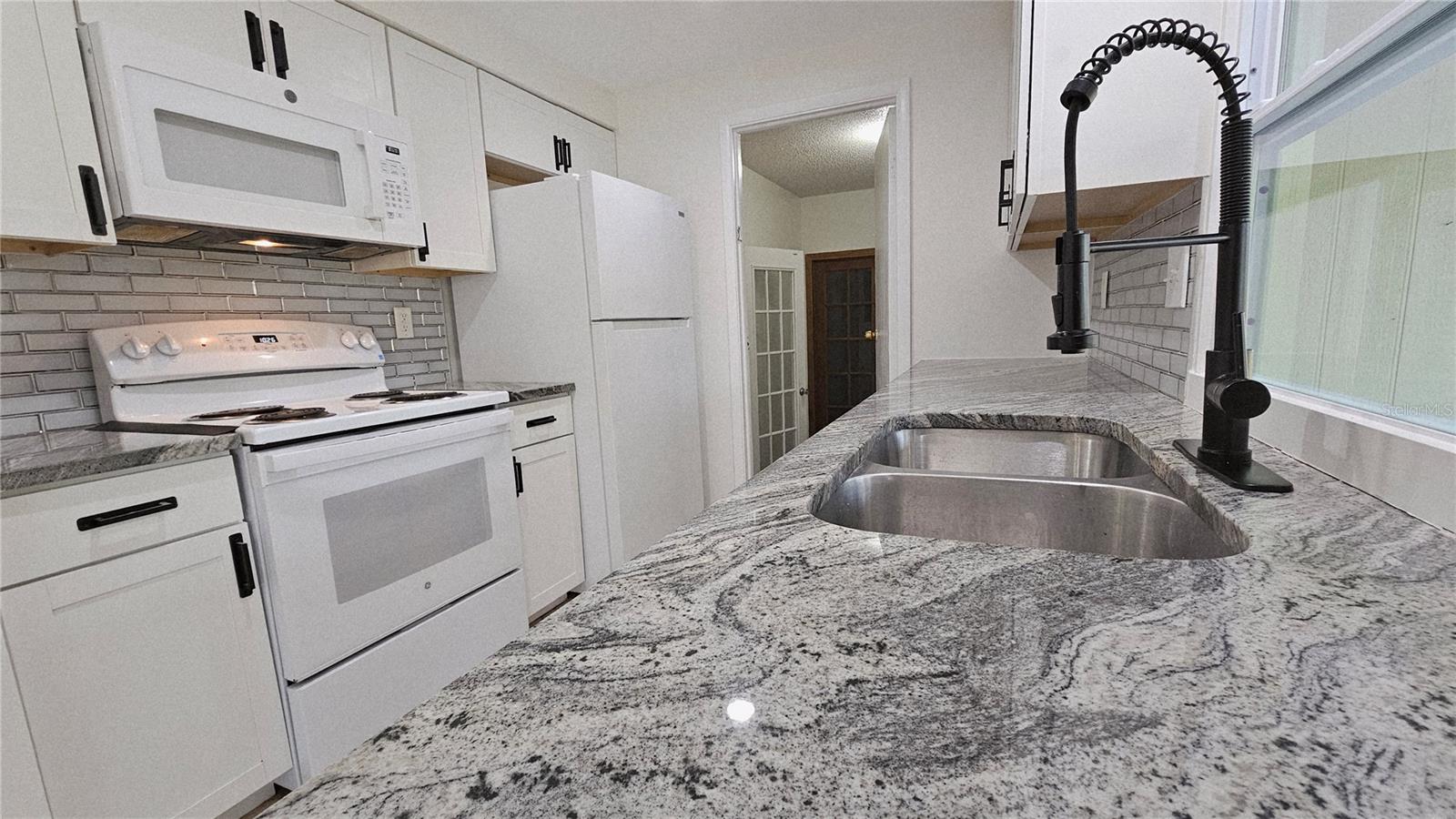 Image 15 of 32 For 284 Rotonda Boulevard W