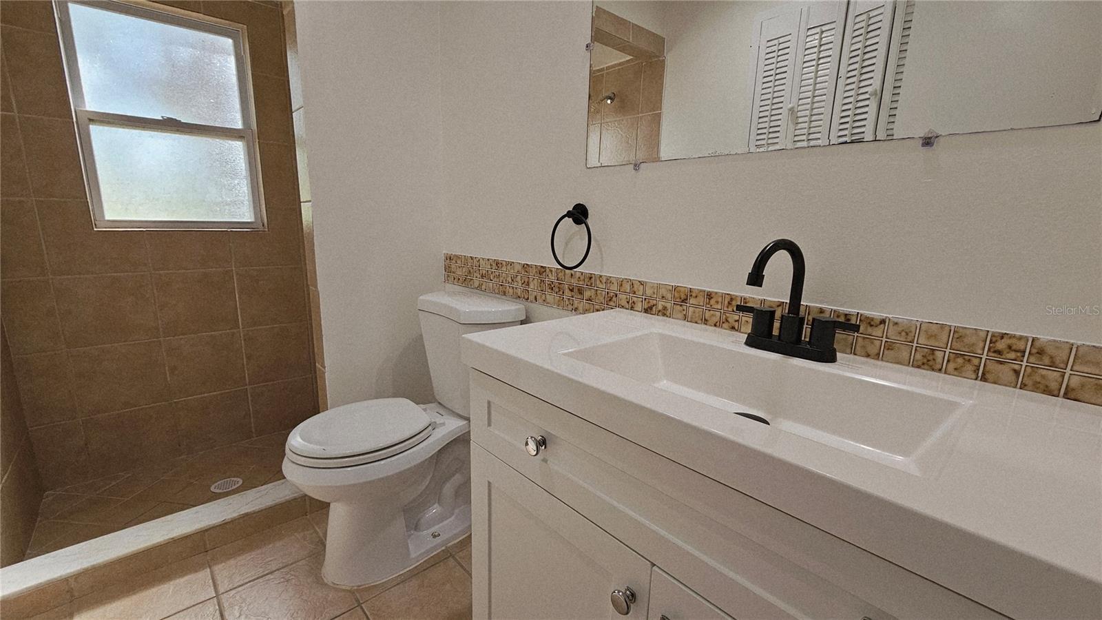 Image 23 of 32 For 284 Rotonda Boulevard W