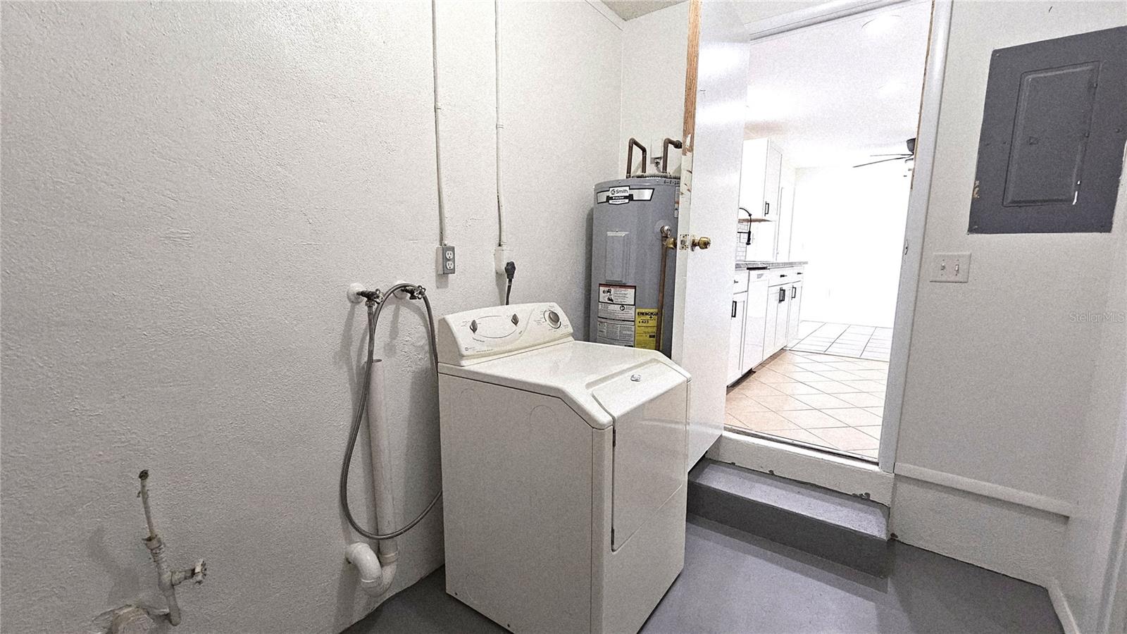 Image 31 of 32 For 284 Rotonda Boulevard W