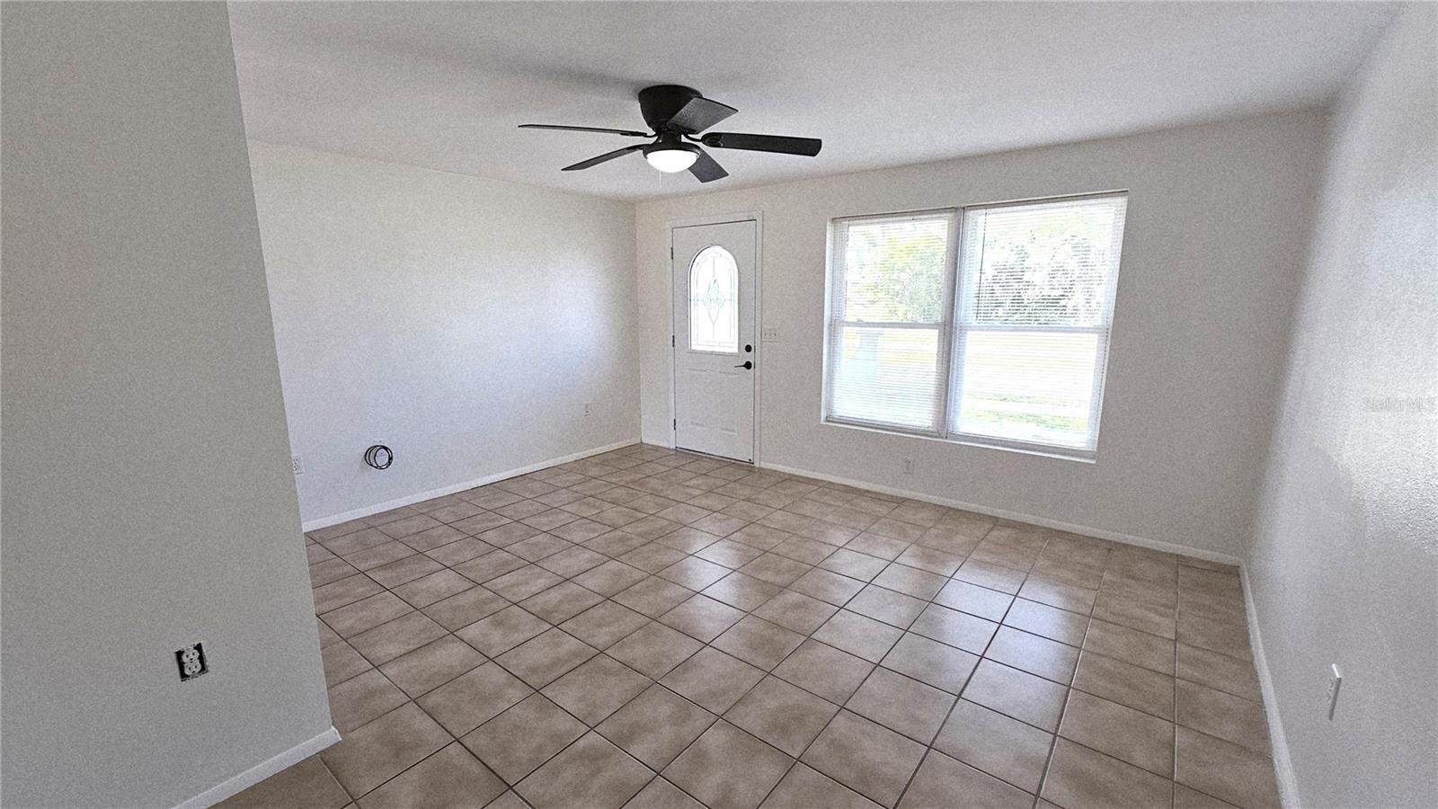 Image 4 of 32 For 284 Rotonda Boulevard W