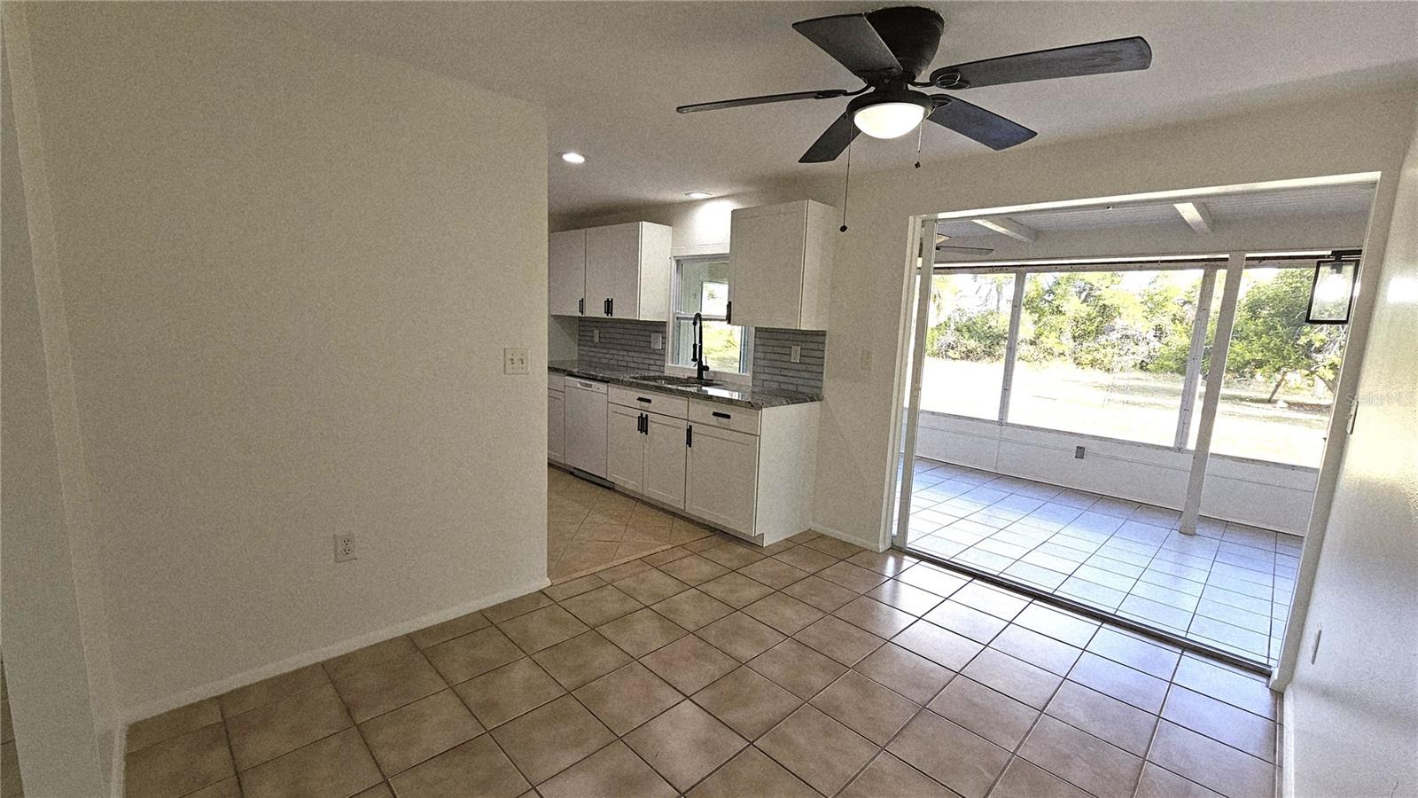 Image 9 of 32 For 284 Rotonda Boulevard W