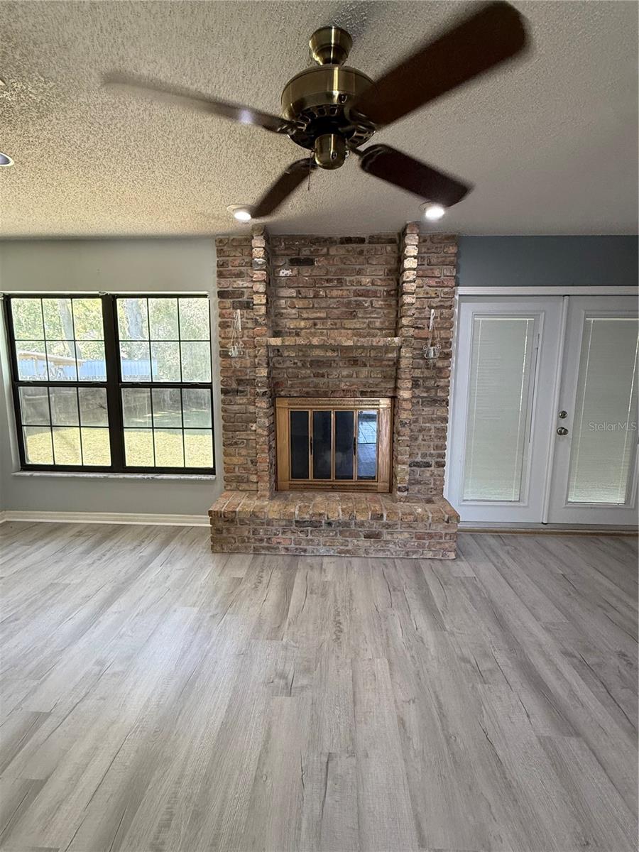 Image 11 of 36 For 3876 27th Court