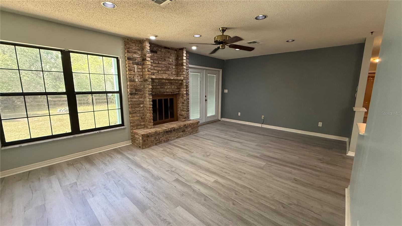 Image 13 of 36 For 3876 27th Court